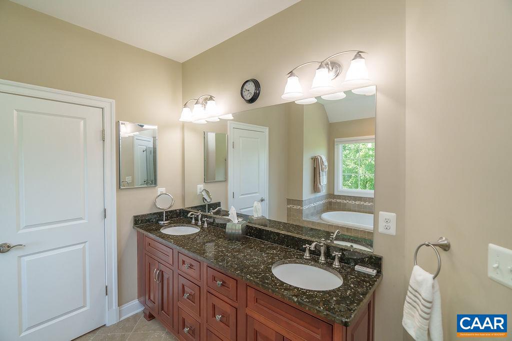 THE ROCKS - Residential