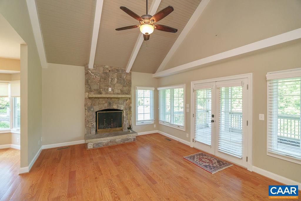 THE ROCKS - Residential