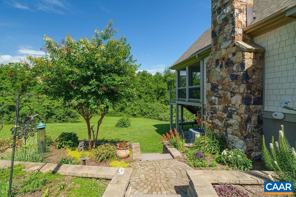 THE ROCKS - Residential