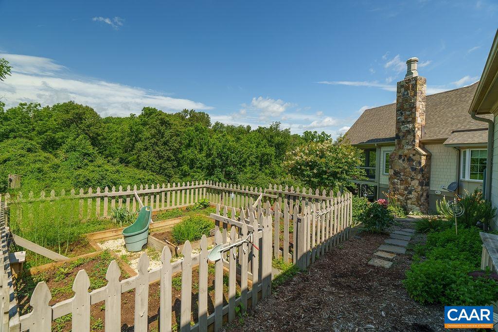 THE ROCKS - Residential