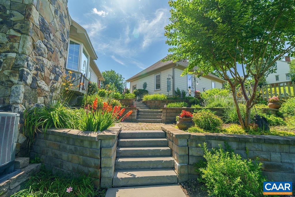 THE ROCKS - Residential