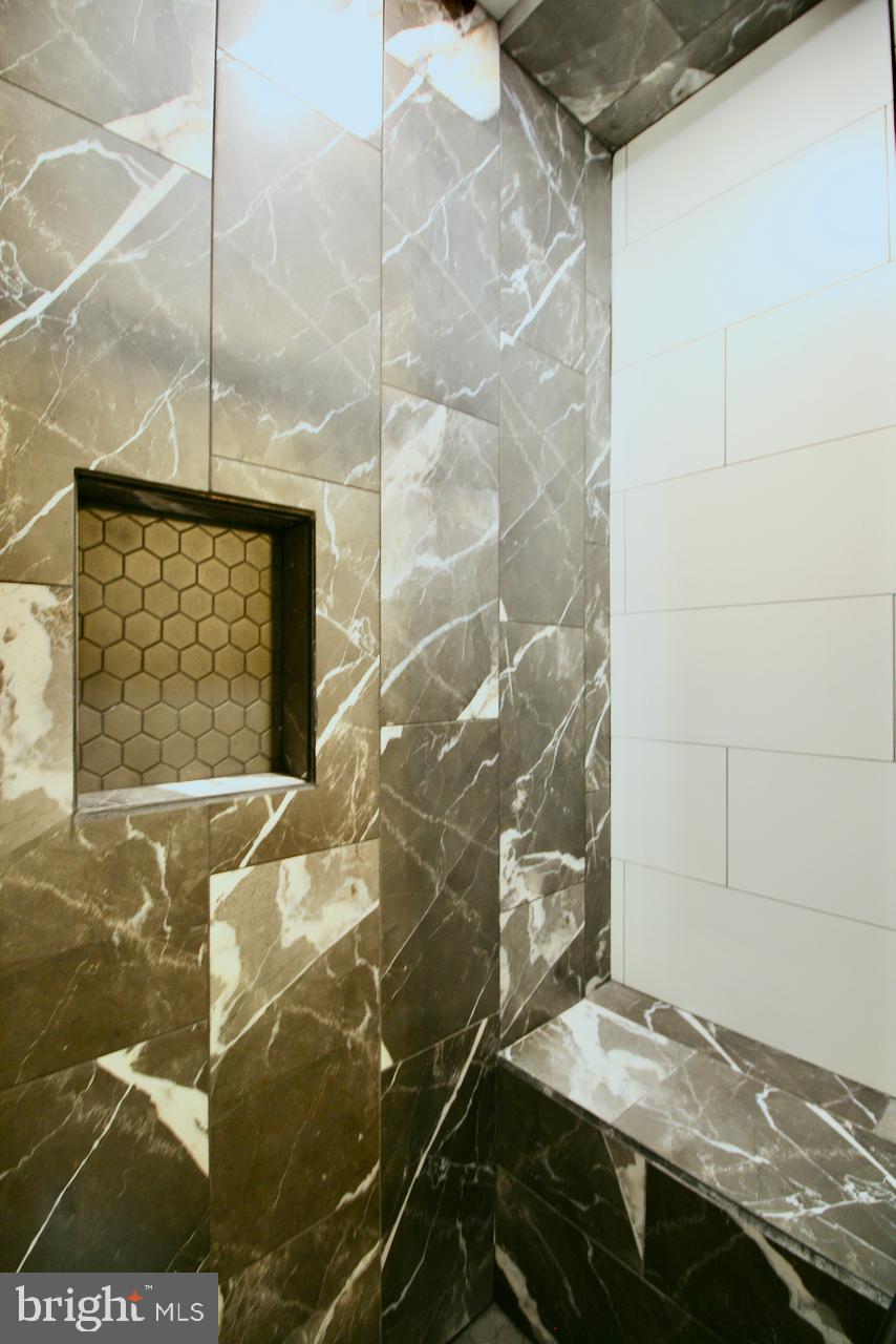 HIGHLANDTOWN - Residential Lease