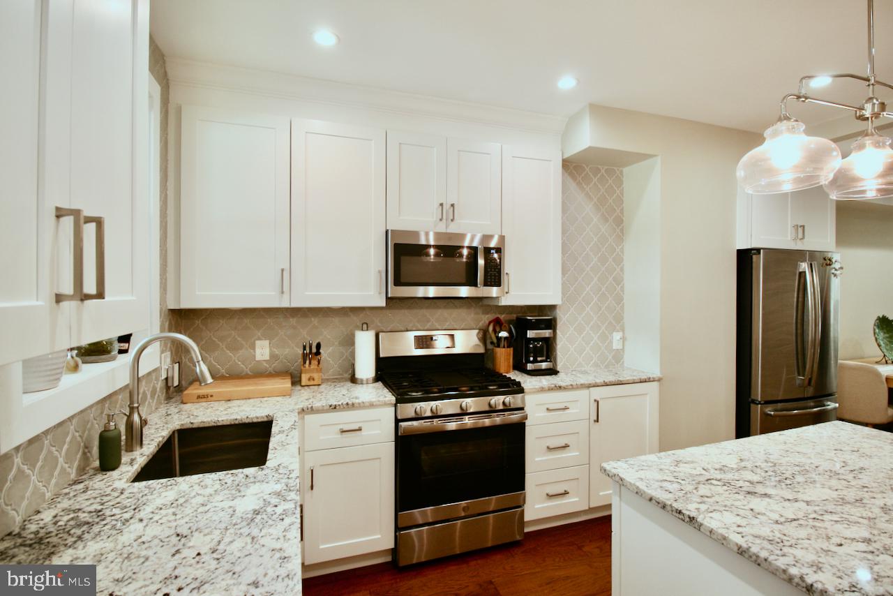 HIGHLANDTOWN - Residential Lease