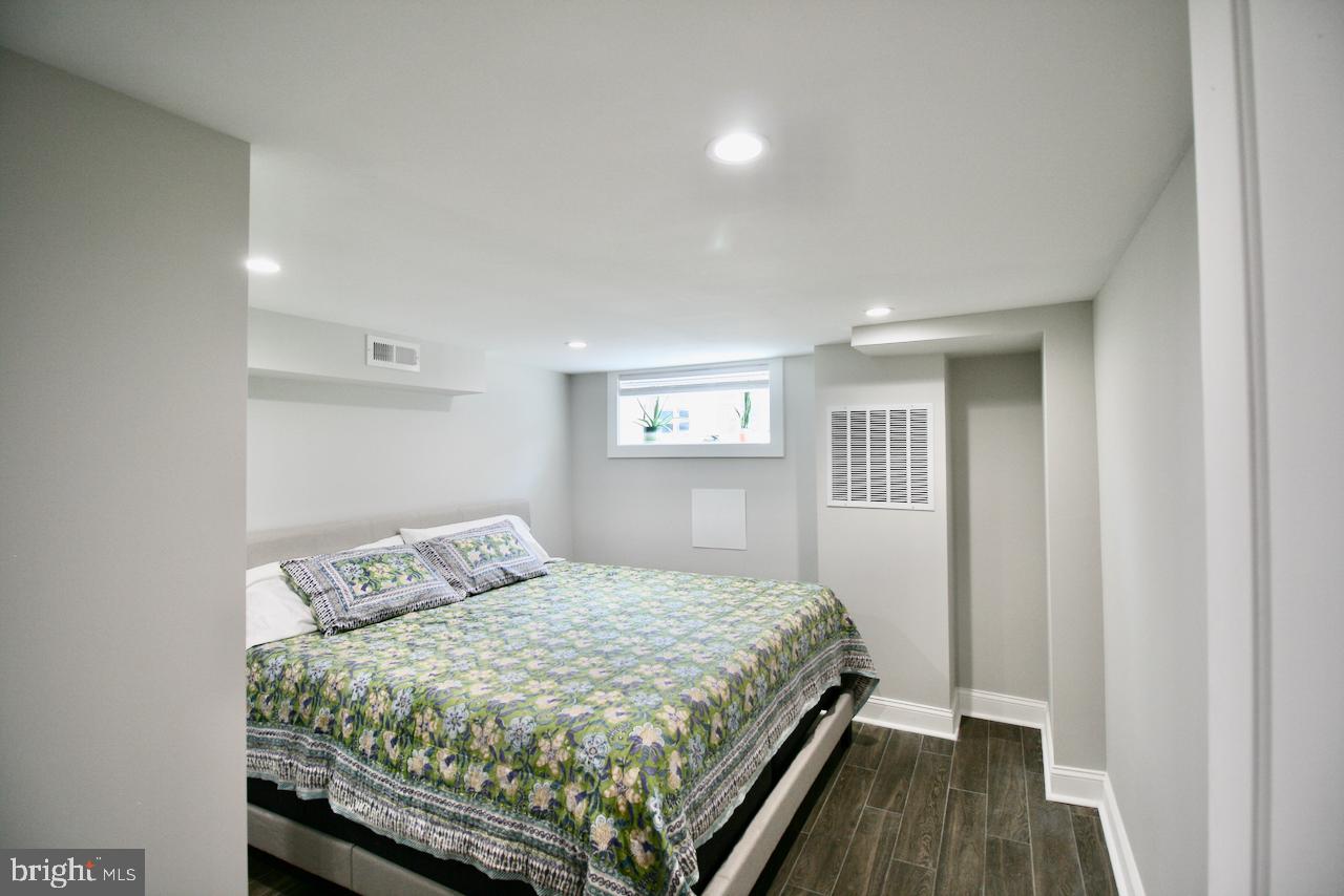 HIGHLANDTOWN - Residential Lease