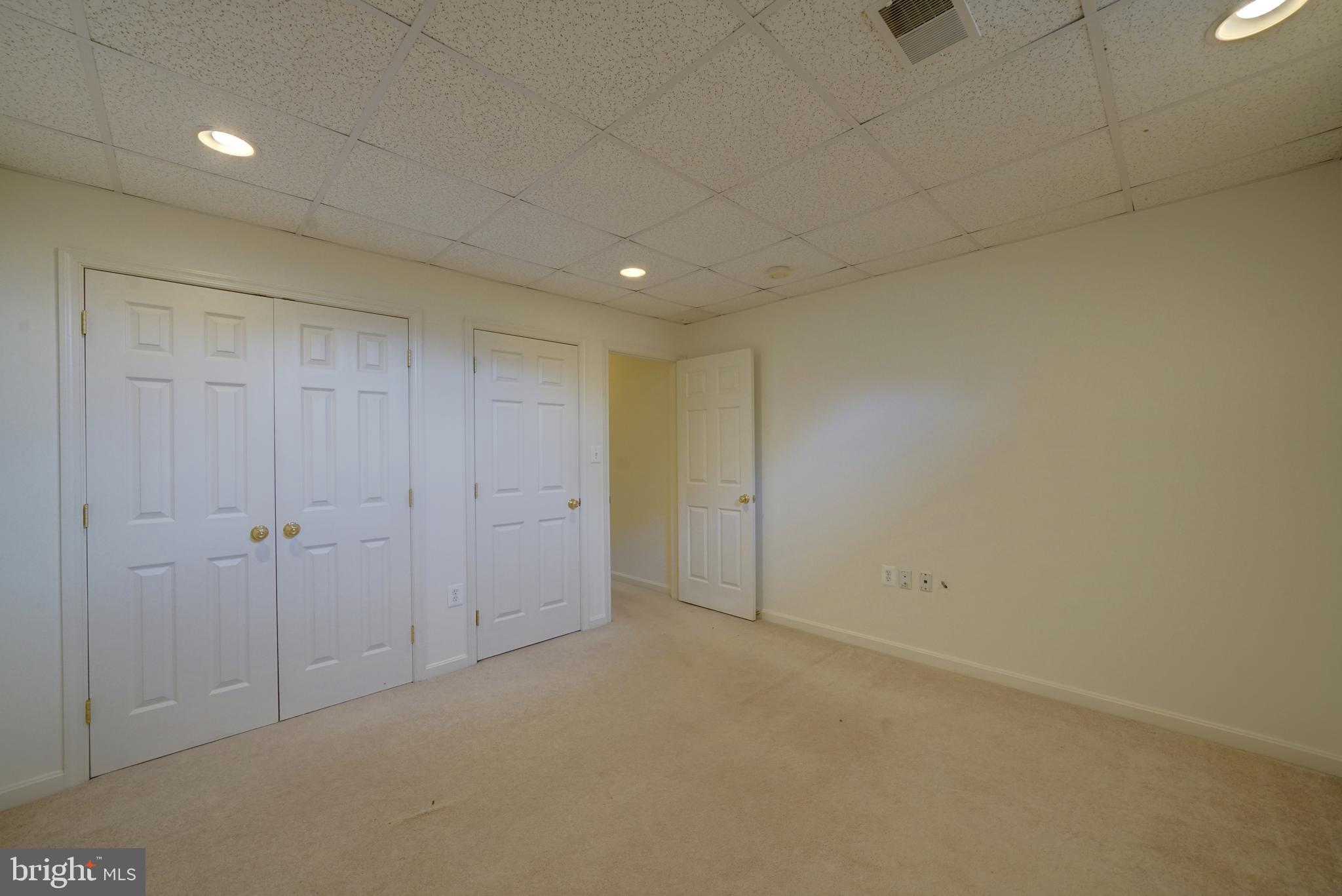 WELLINGTON ESTATES - Residential Lease