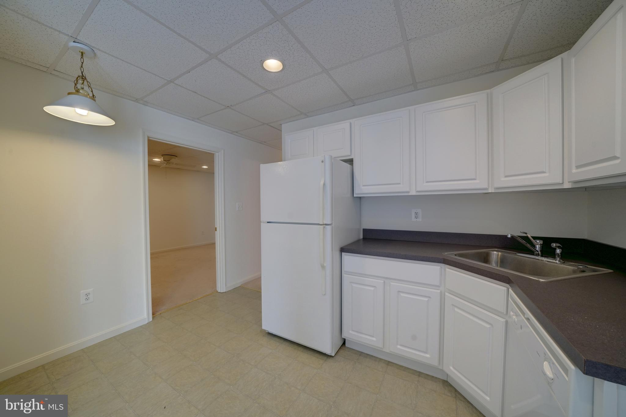 WELLINGTON ESTATES - Residential Lease