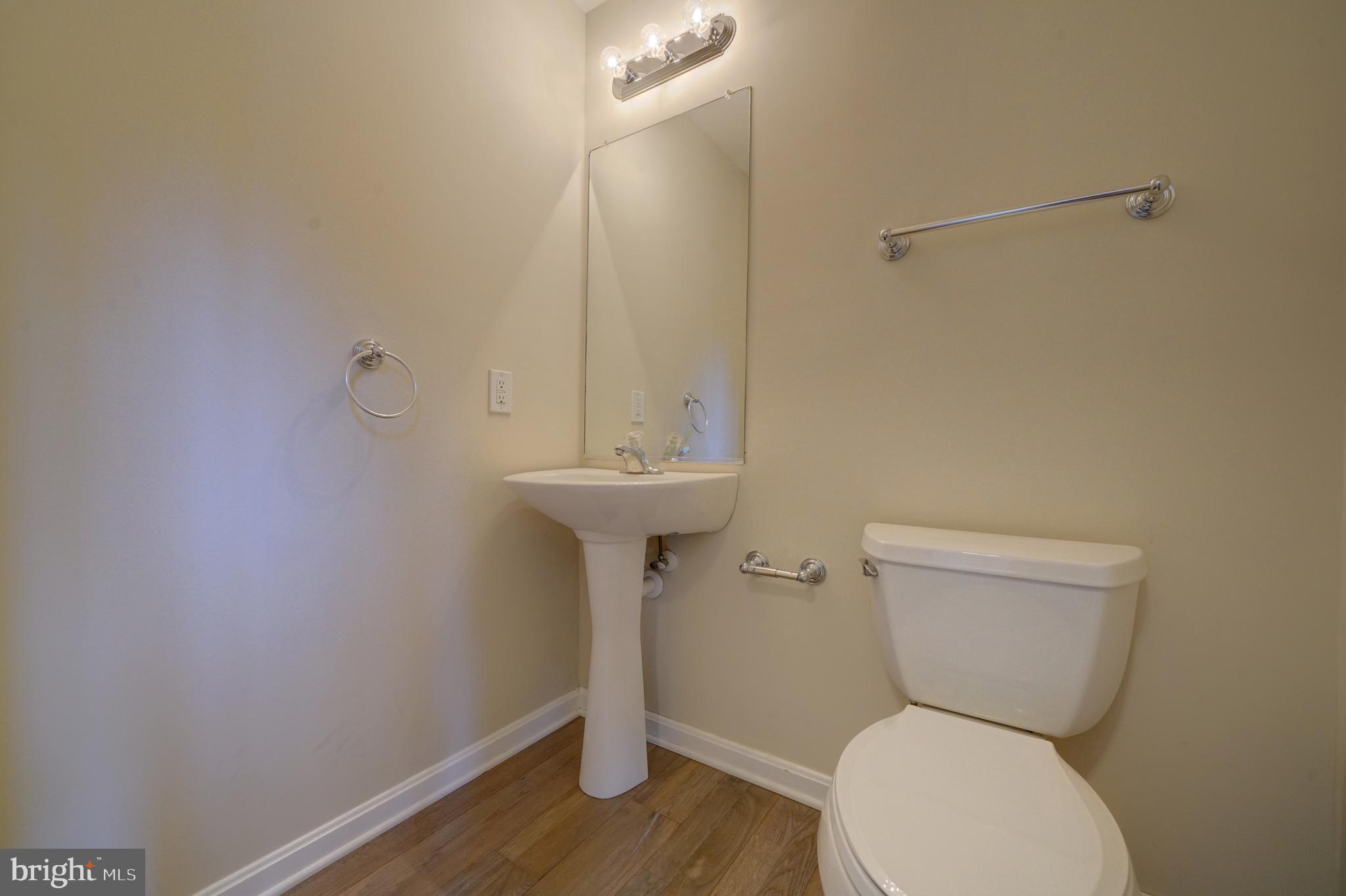 WELLINGTON ESTATES - Residential Lease