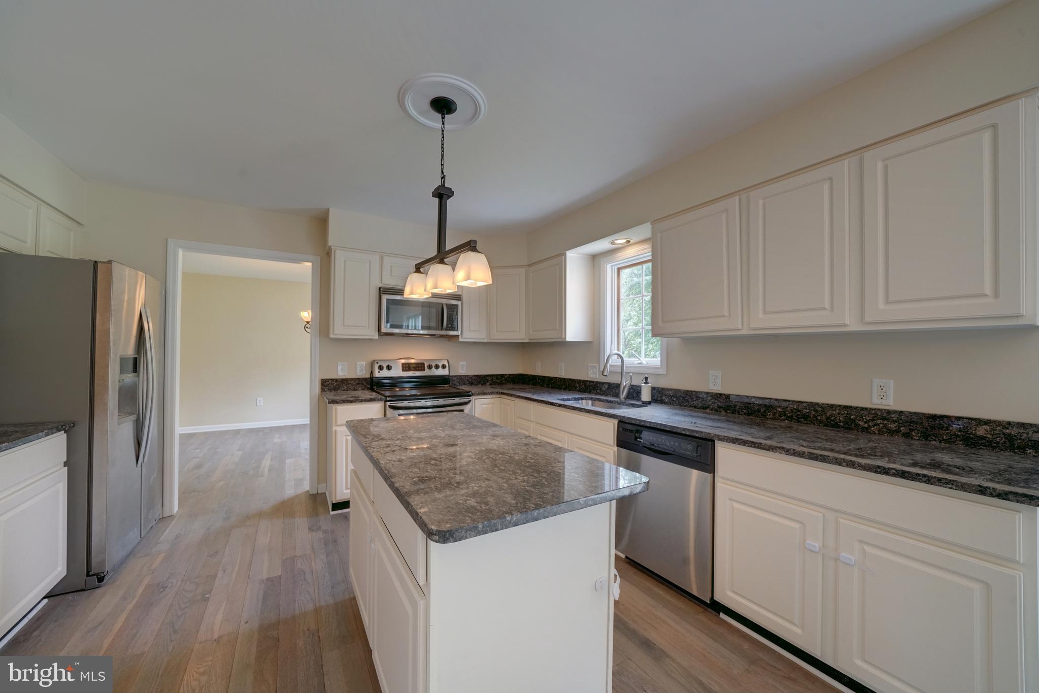 WELLINGTON ESTATES - Residential Lease