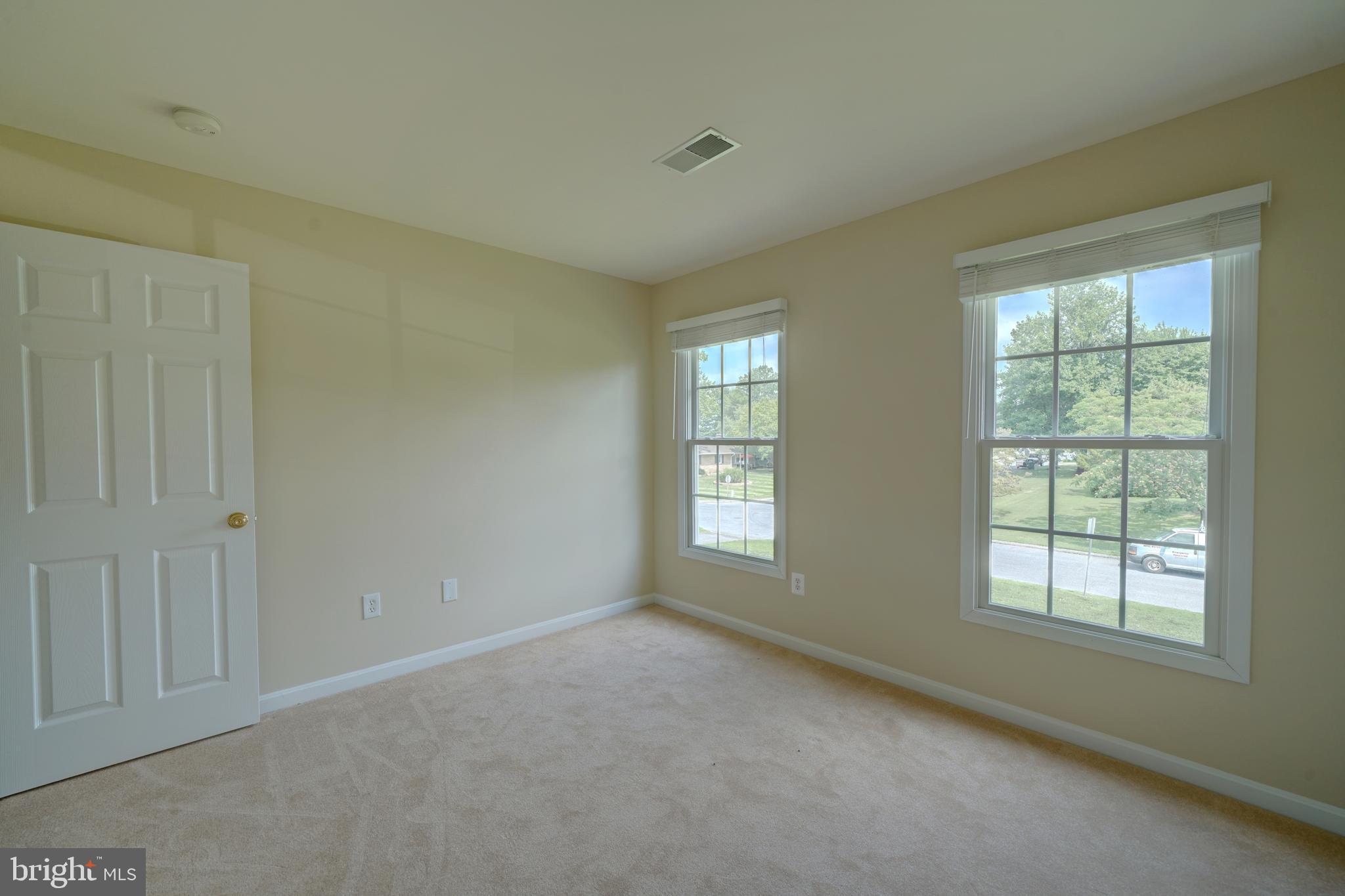 WELLINGTON ESTATES - Residential Lease