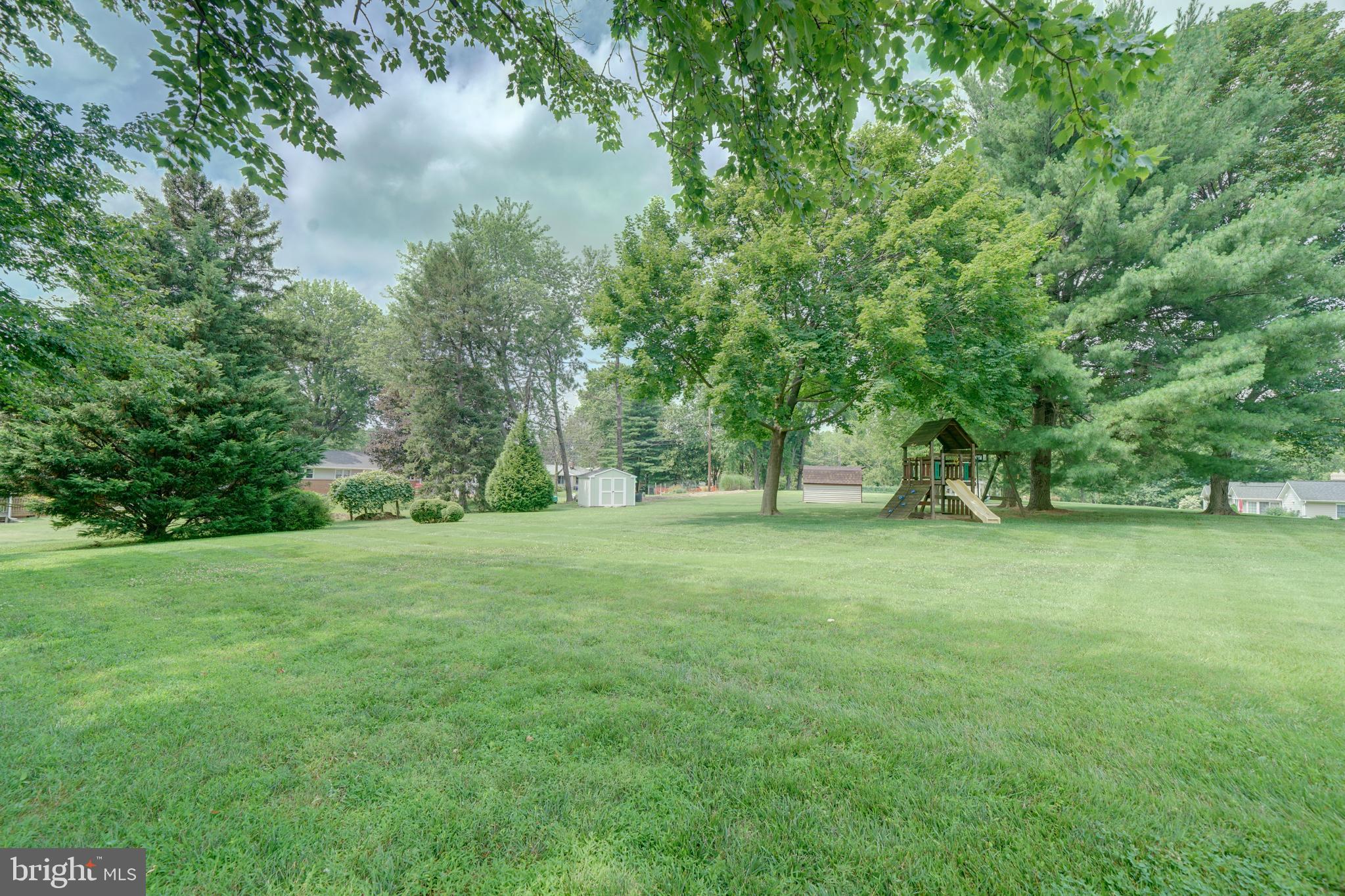 WELLINGTON ESTATES - Residential Lease