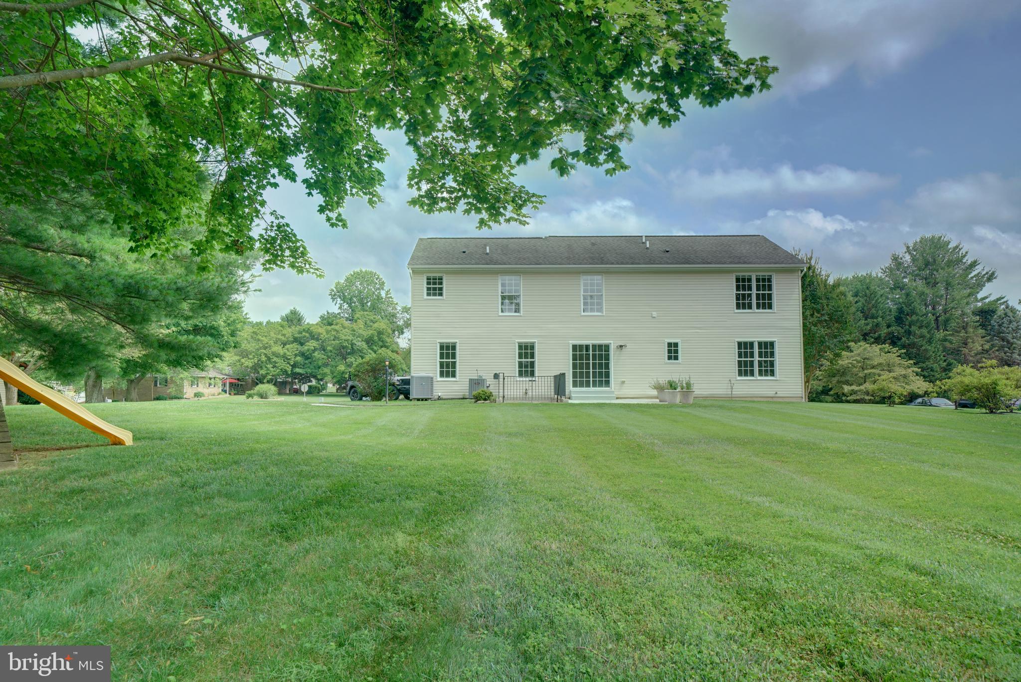 WELLINGTON ESTATES - Residential Lease