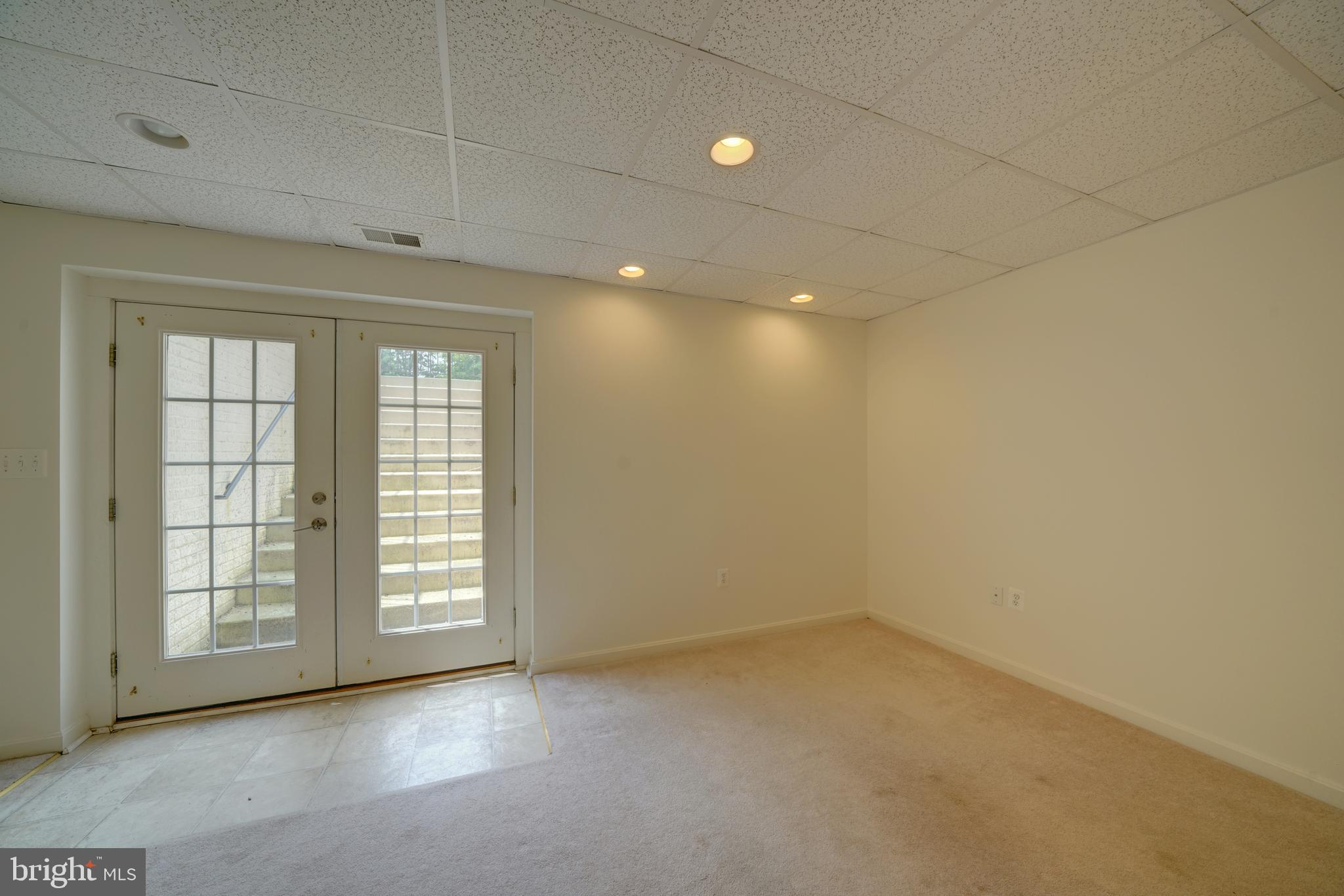 WELLINGTON ESTATES - Residential Lease