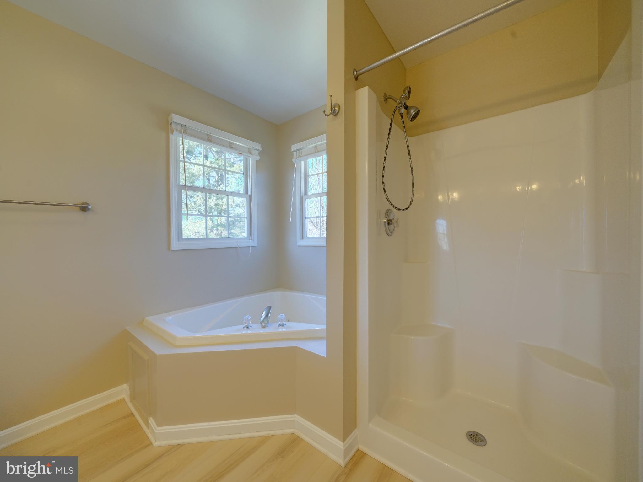 WELLINGTON ESTATES - Residential Lease