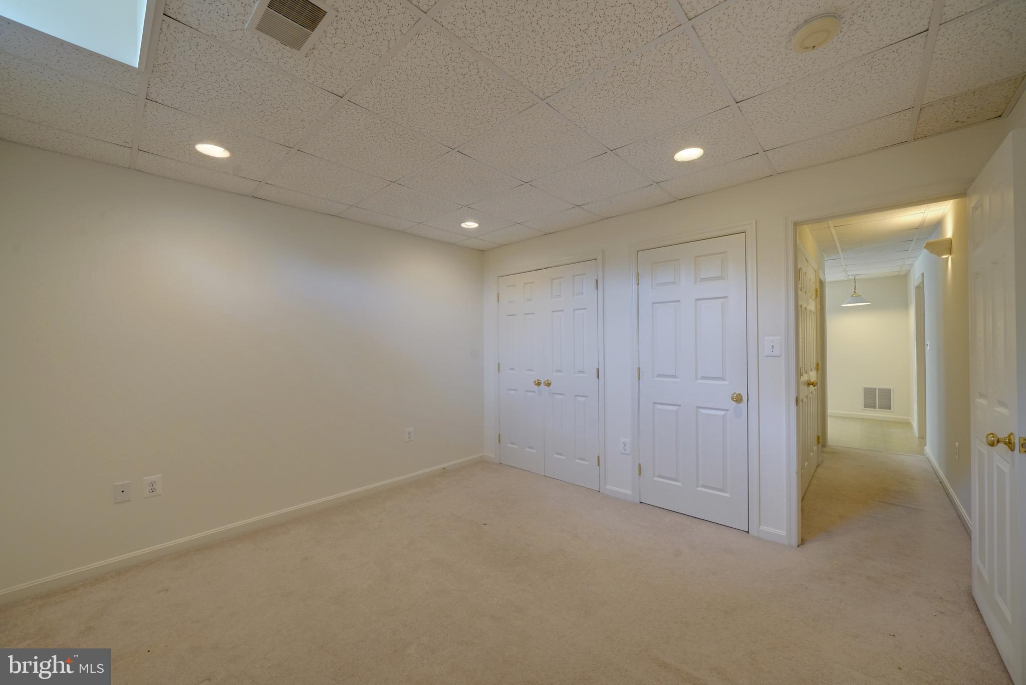 WELLINGTON ESTATES - Residential Lease