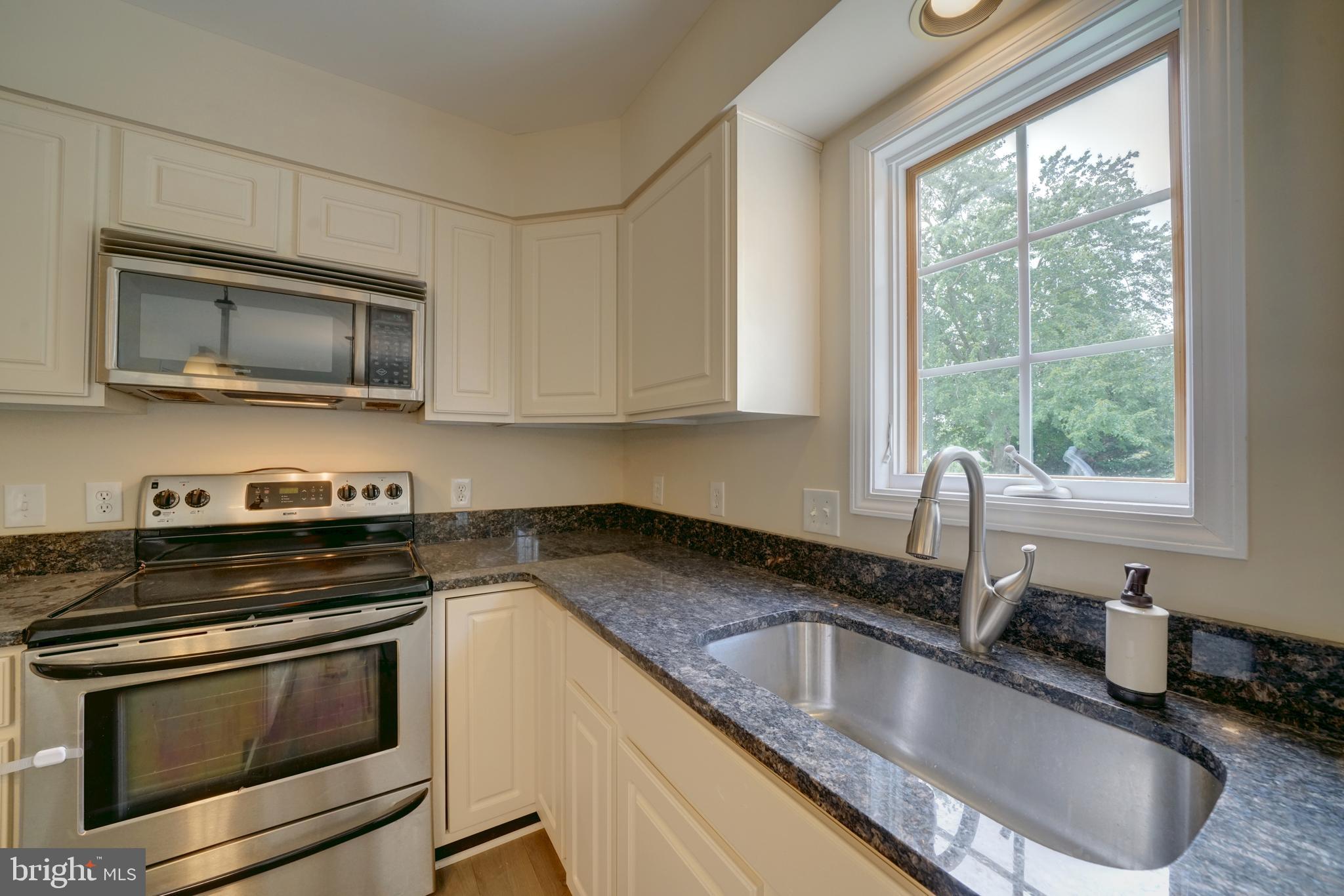 WELLINGTON ESTATES - Residential Lease