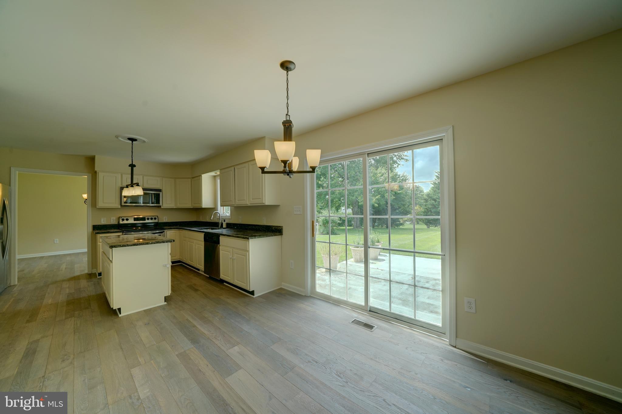 WELLINGTON ESTATES - Residential Lease