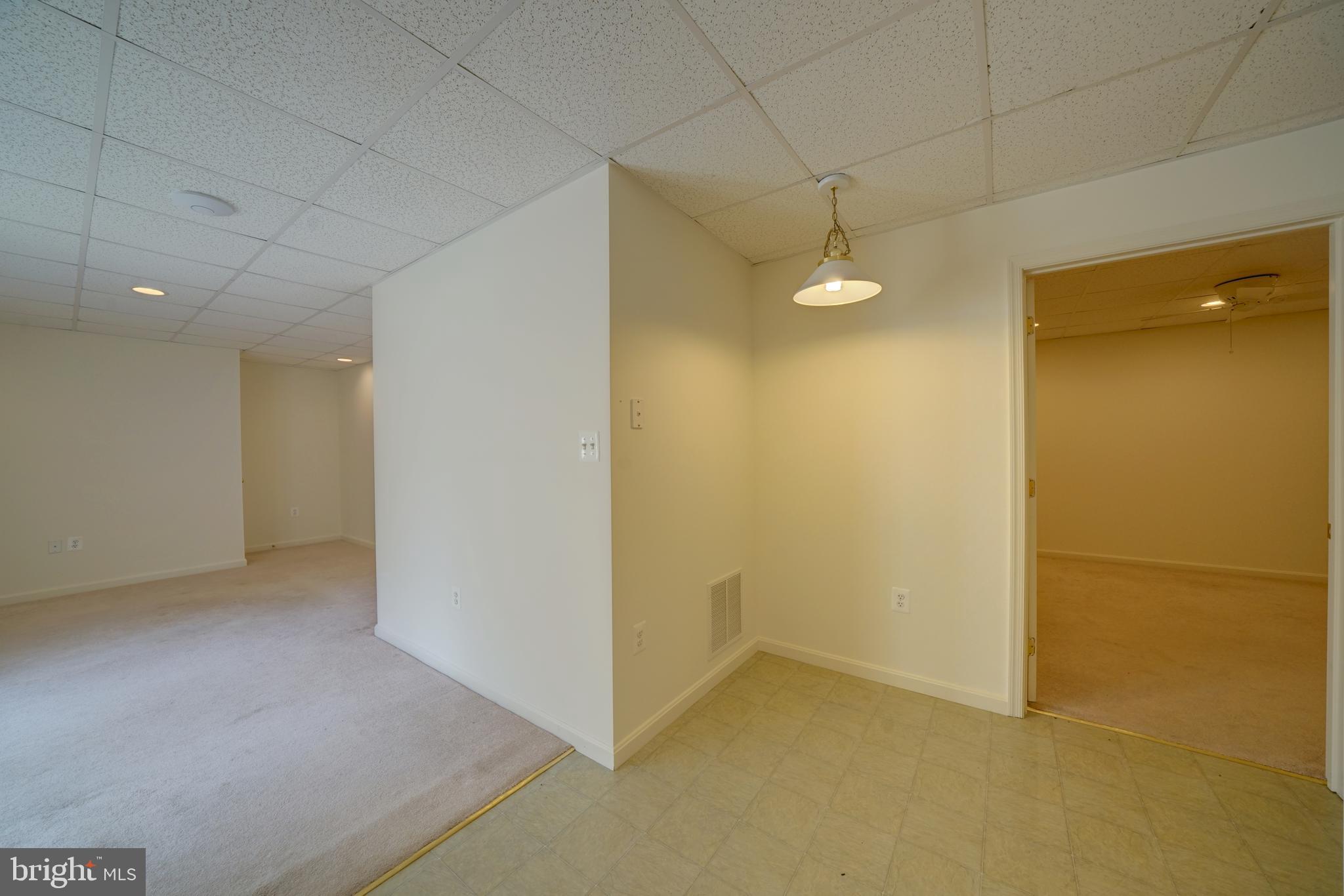 WELLINGTON ESTATES - Residential Lease