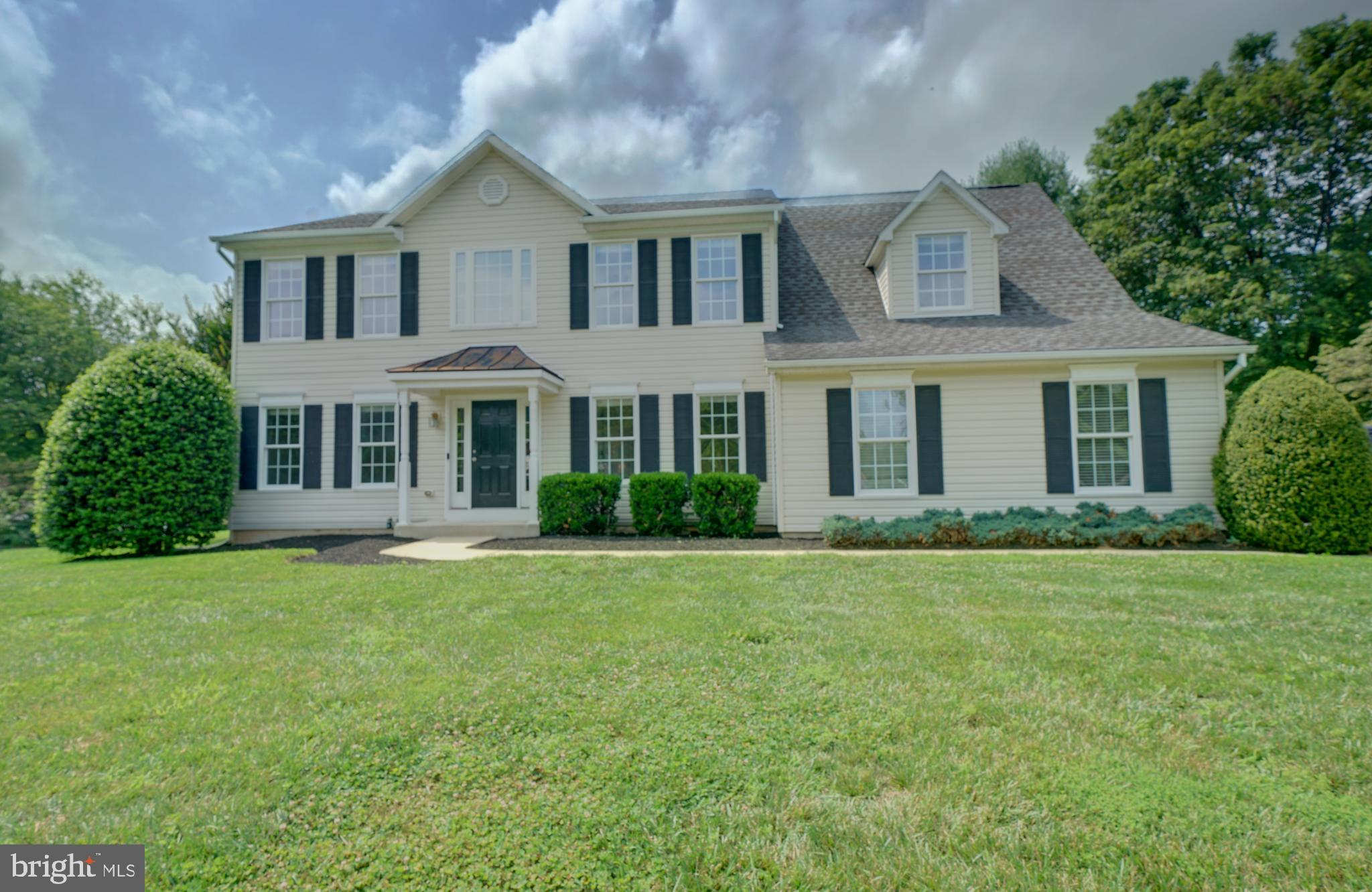 WELLINGTON ESTATES - Residential Lease