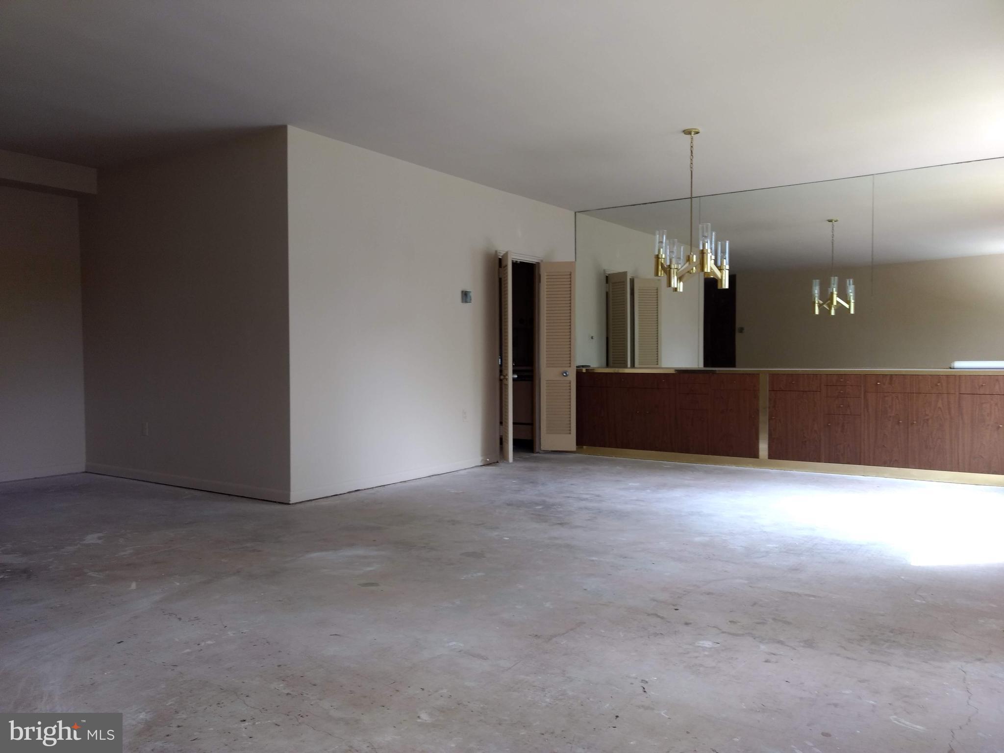 ELEVEN SLADE - Residential