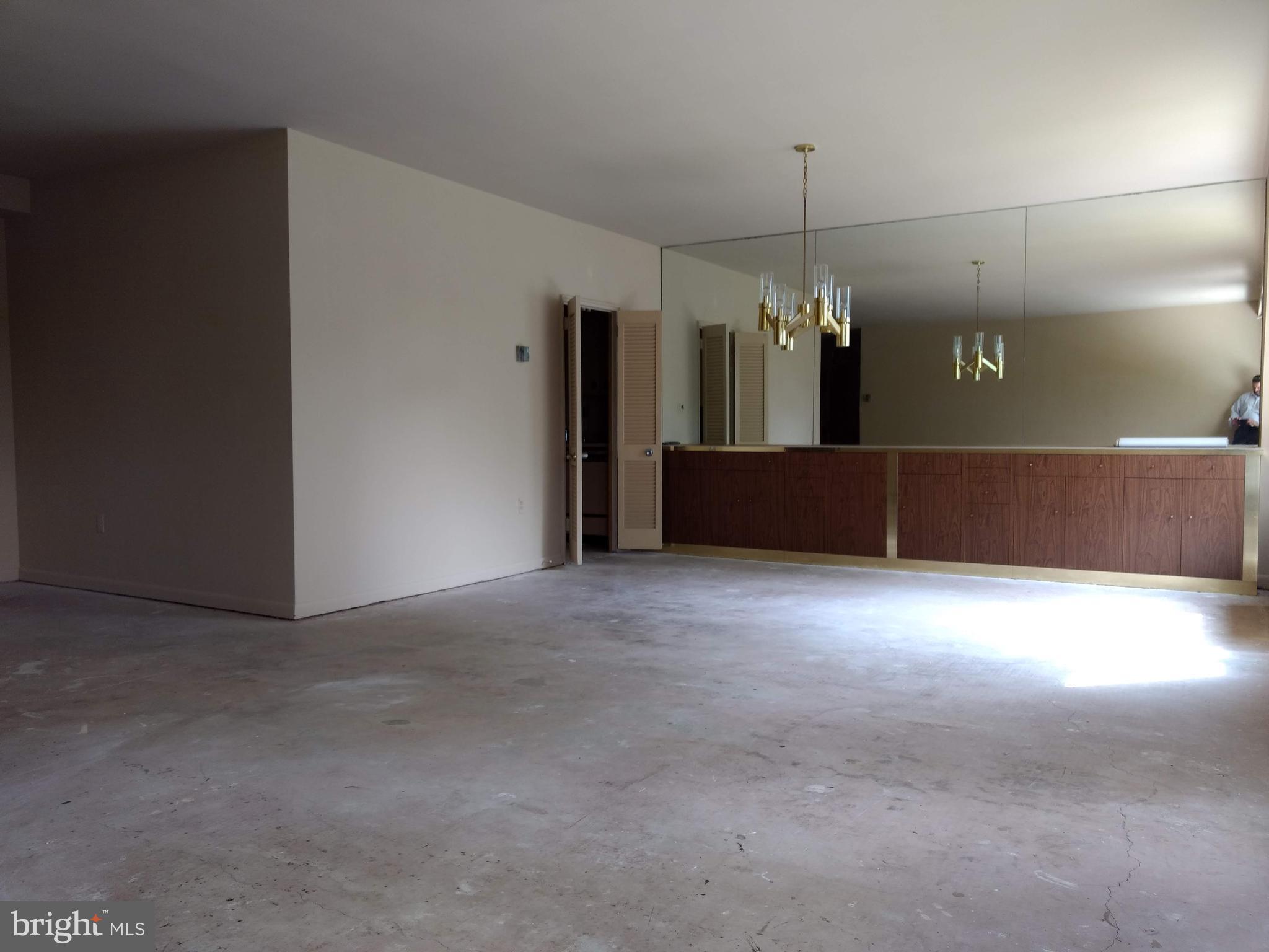 ELEVEN SLADE - Residential