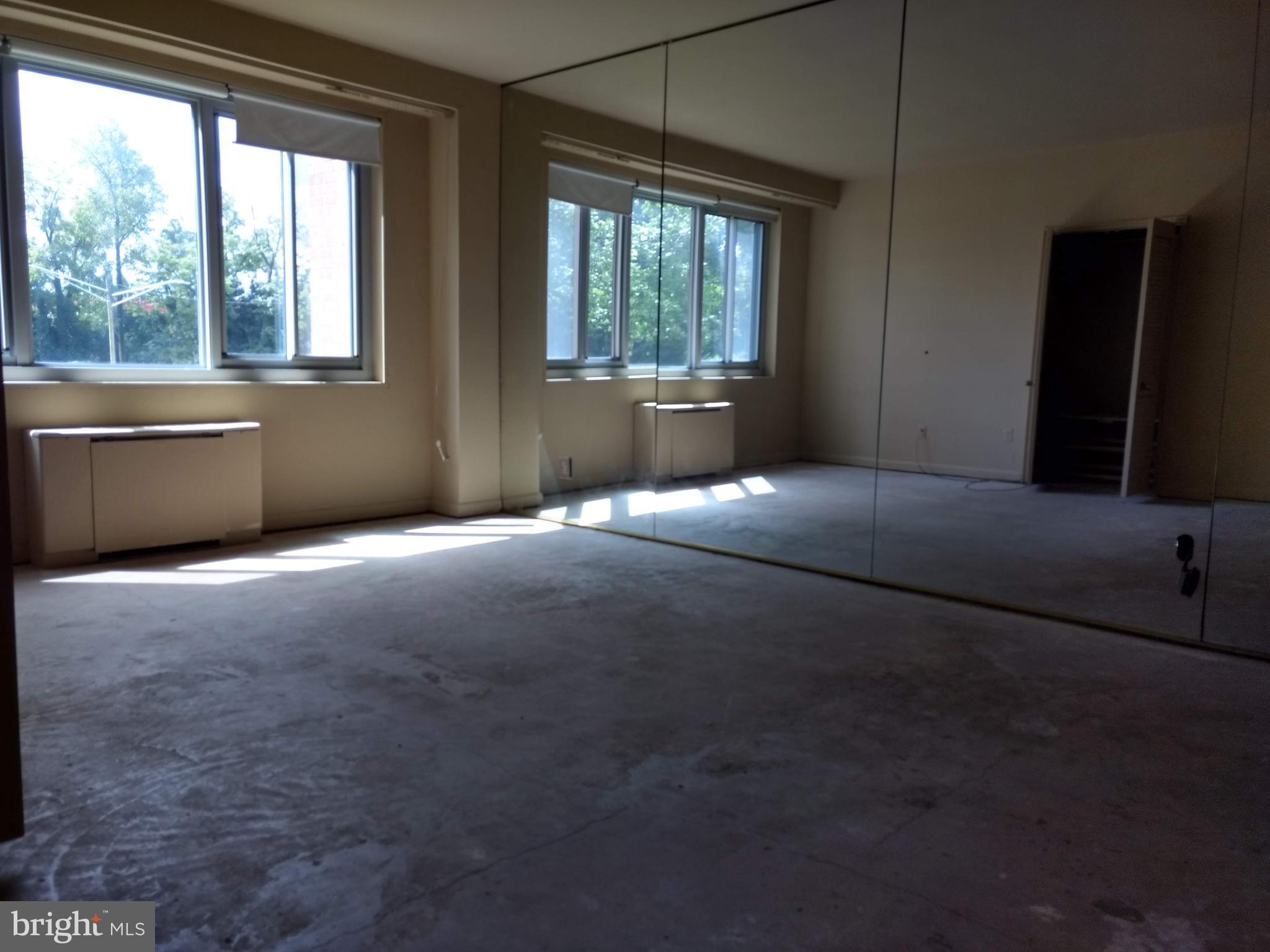 ELEVEN SLADE - Residential