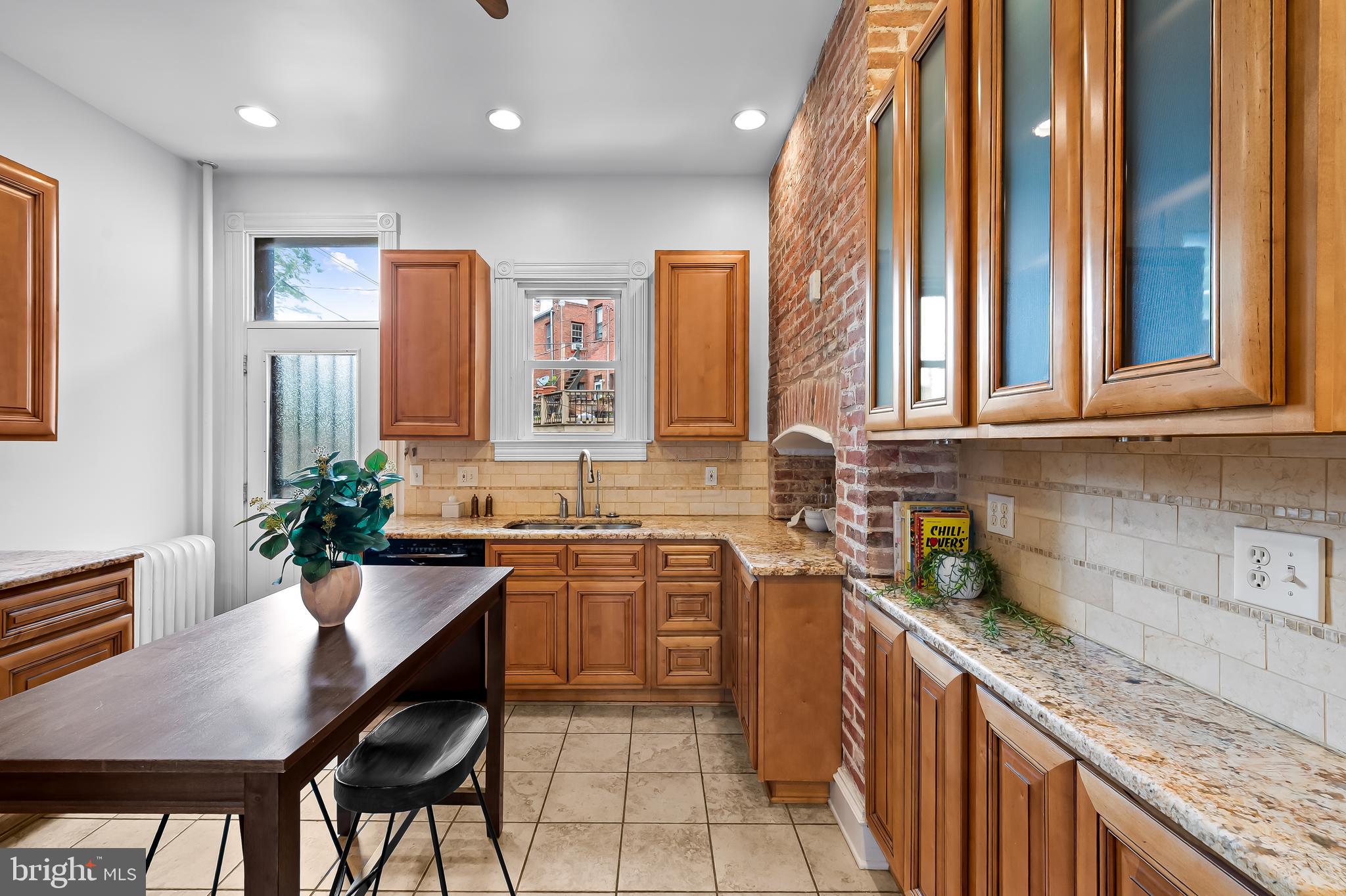 MOUNT ROYAL TERRACE - Residential