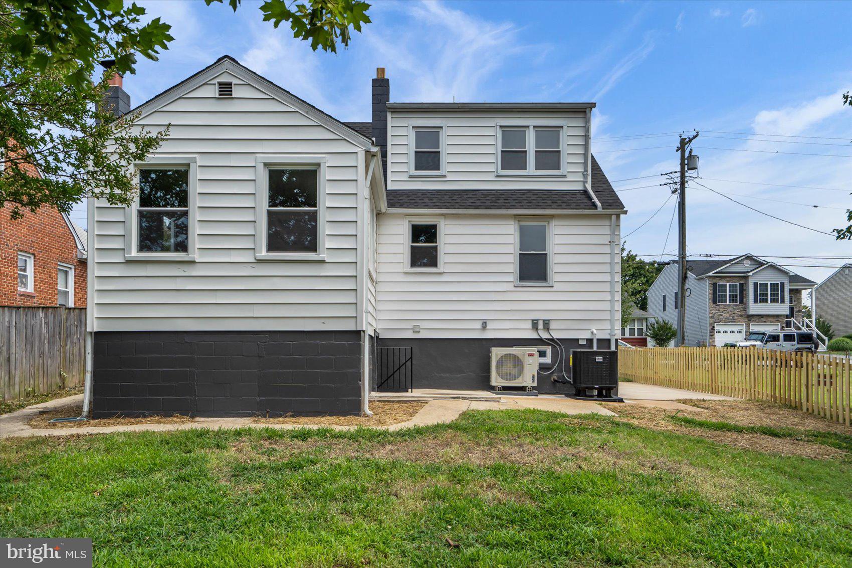 RIVERA BEACH - Residential