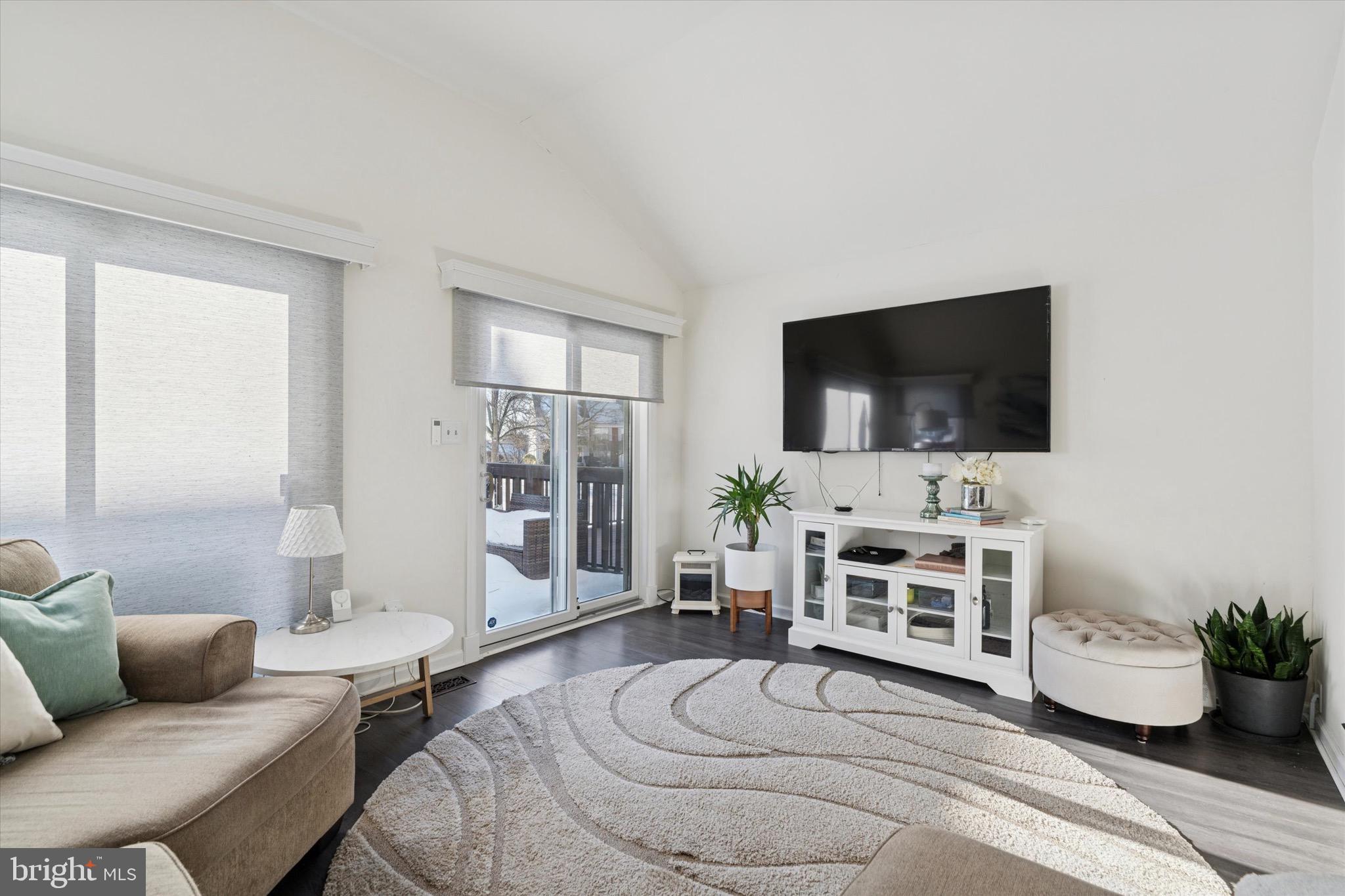 REGENTS PARK - Residential