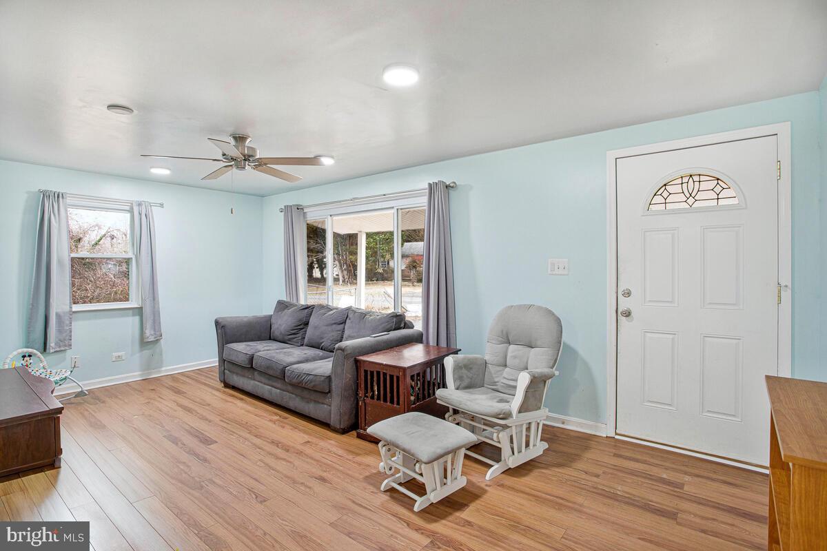 HOLLYWOOD SHORES - Residential