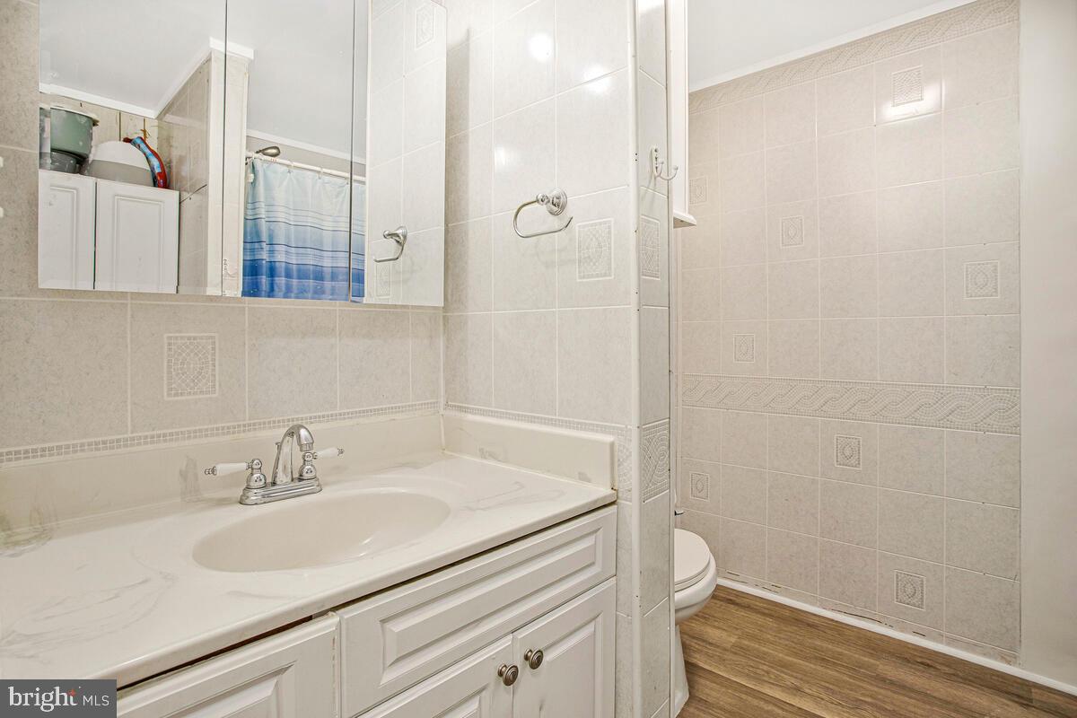 HOLLYWOOD SHORES - Residential