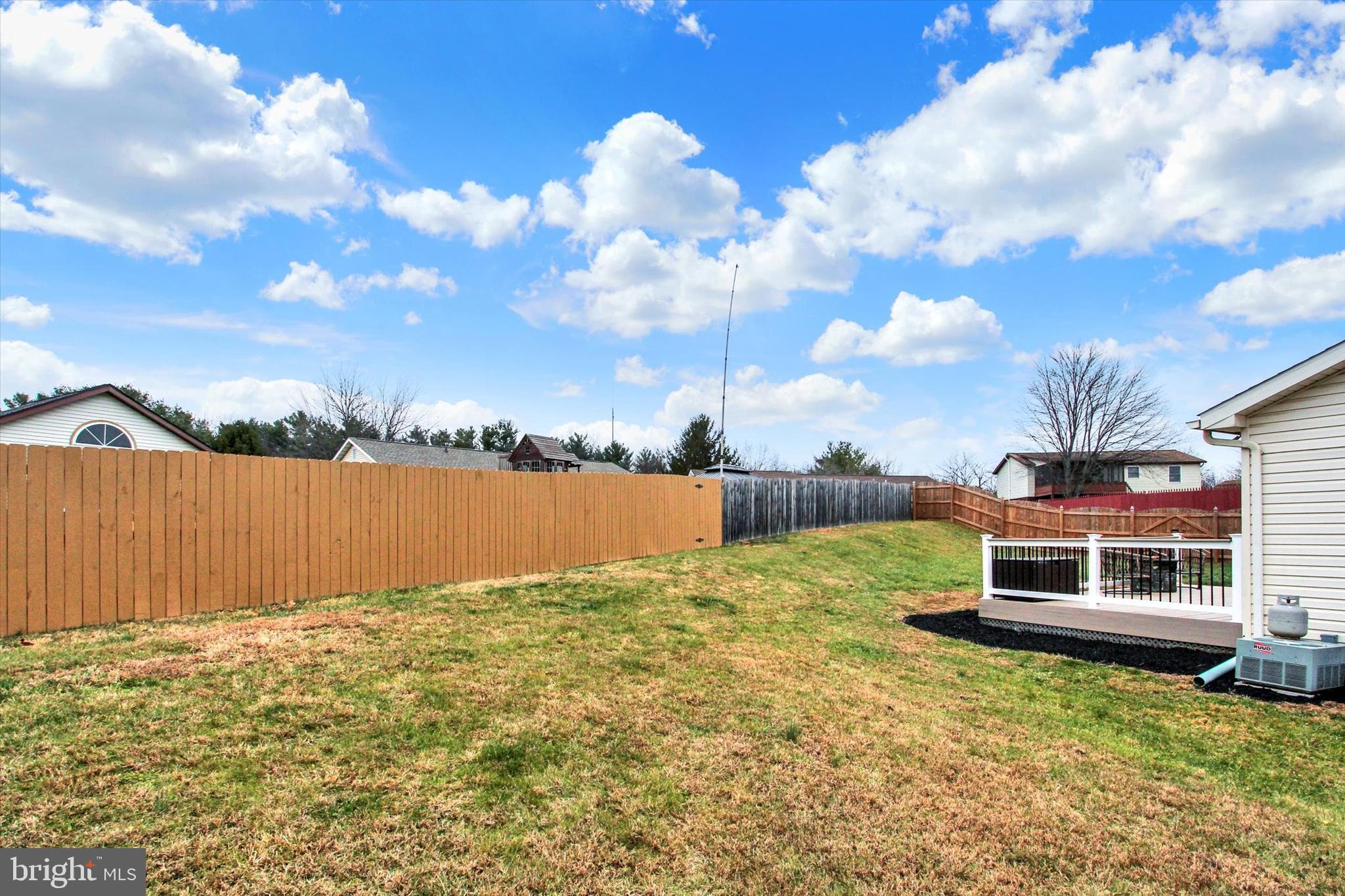 COLONIAL HILLS - Residential