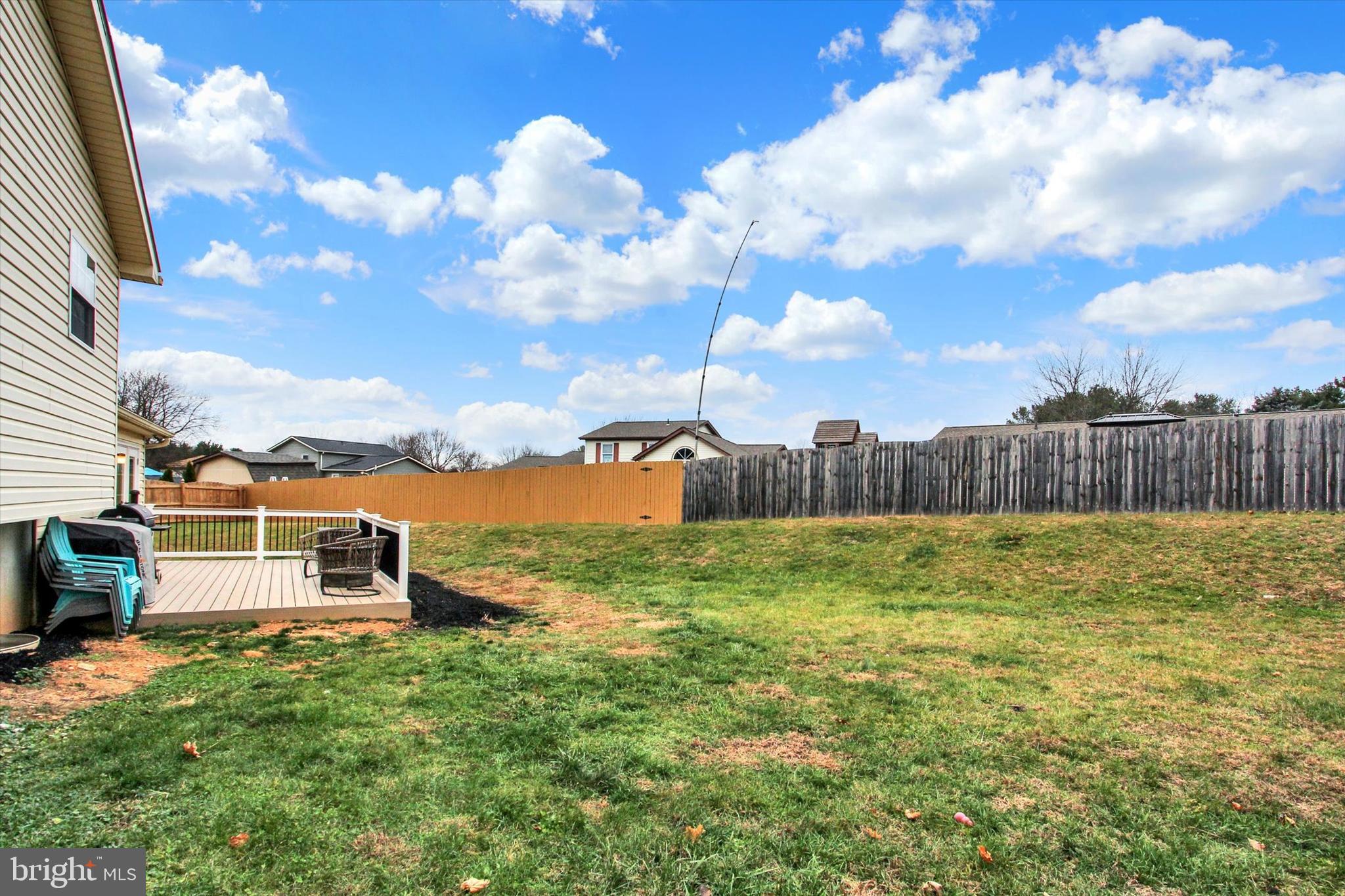 COLONIAL HILLS - Residential