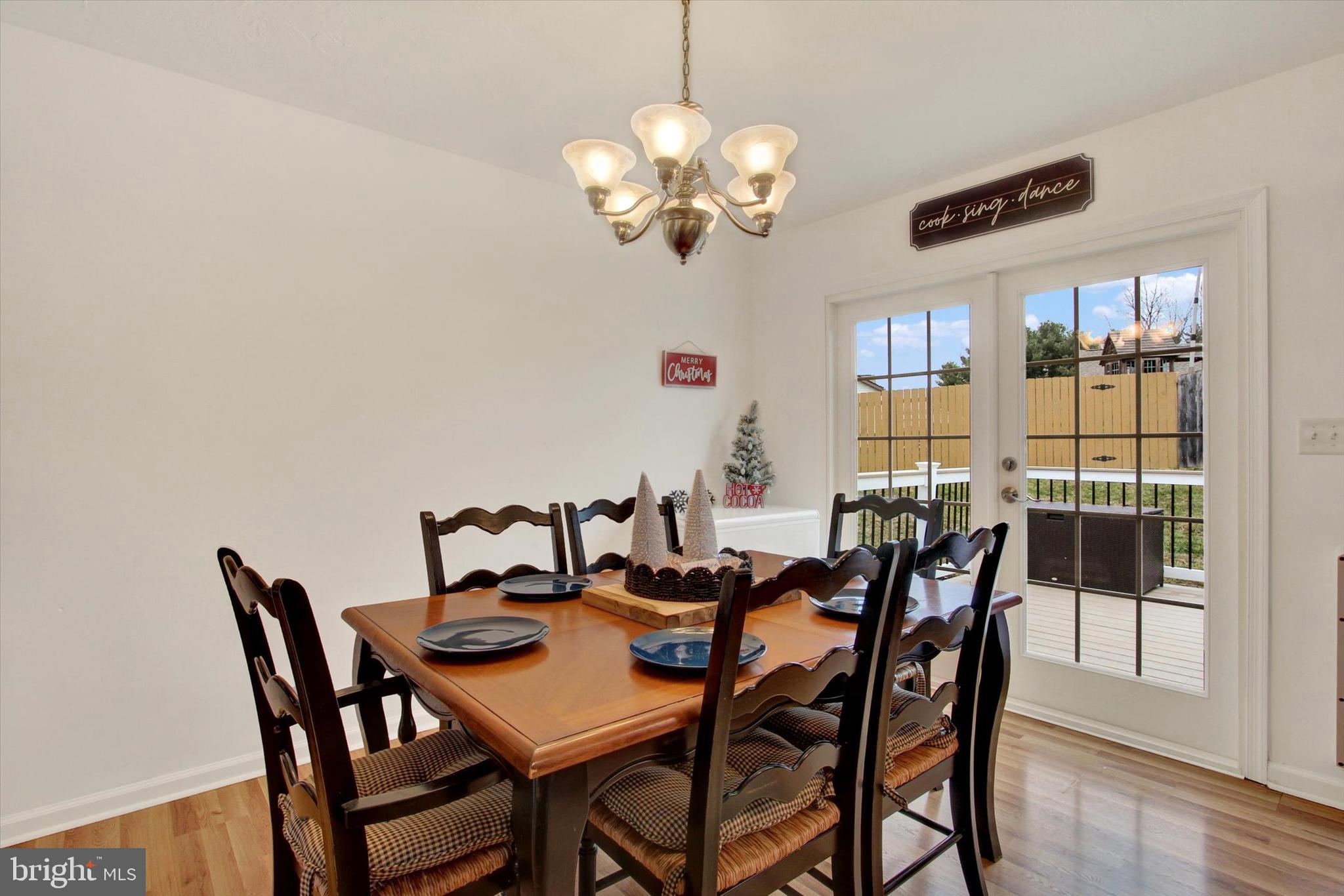 COLONIAL HILLS - Residential