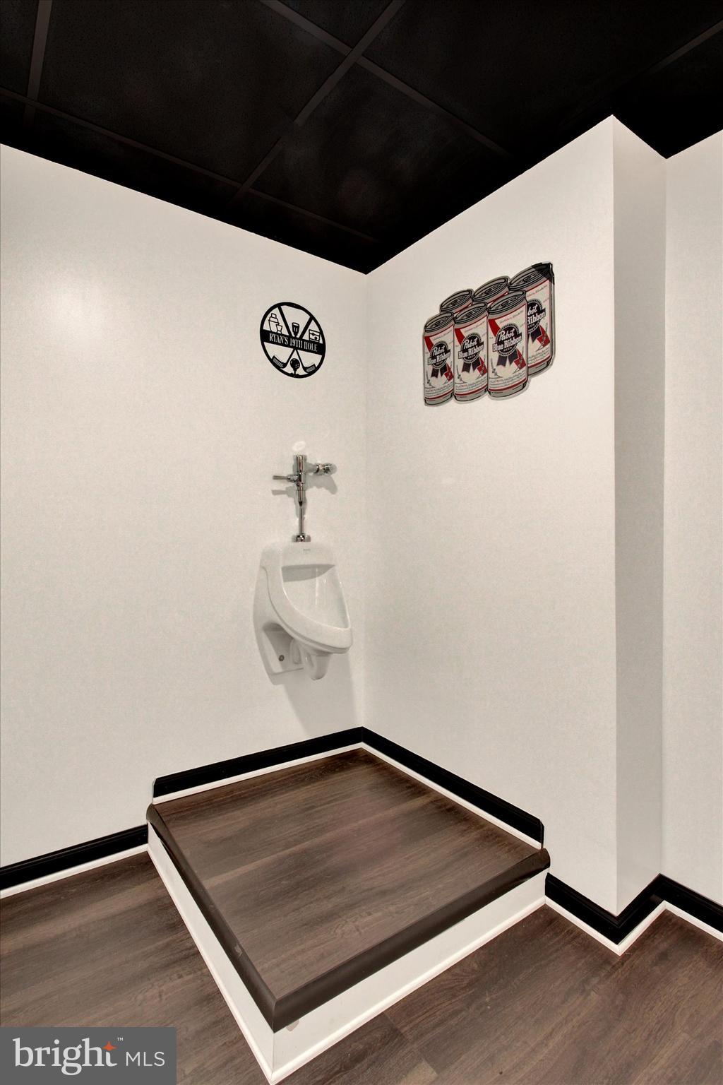 COLONIAL HILLS - Residential