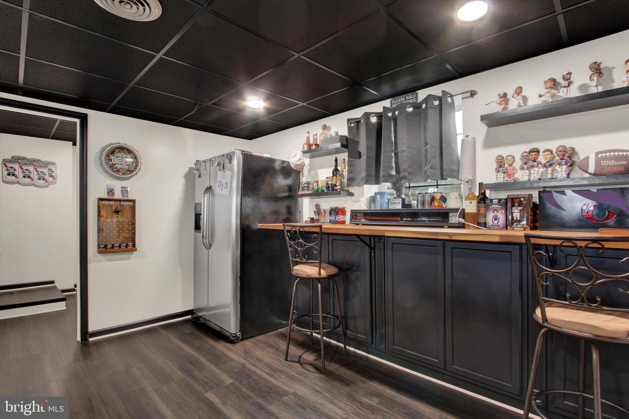 COLONIAL HILLS - Residential