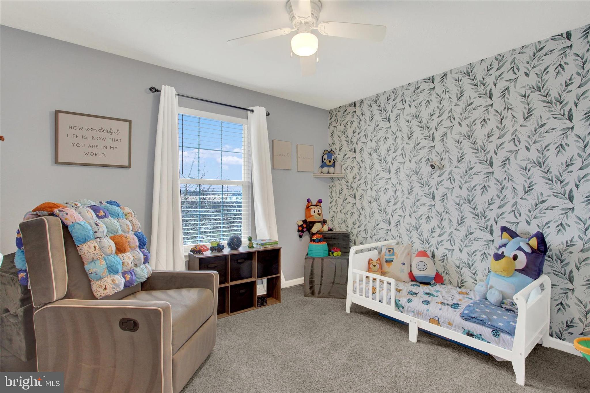 COLONIAL HILLS - Residential