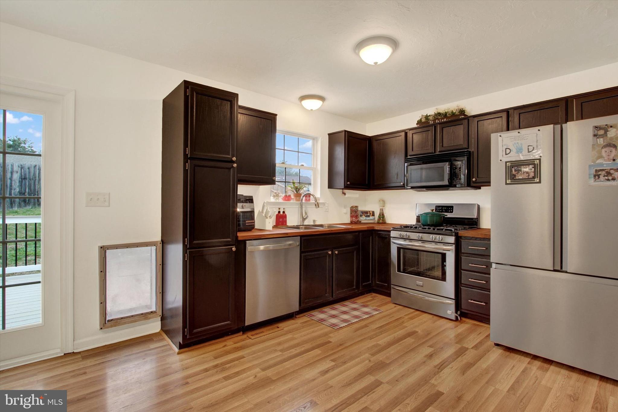 COLONIAL HILLS - Residential