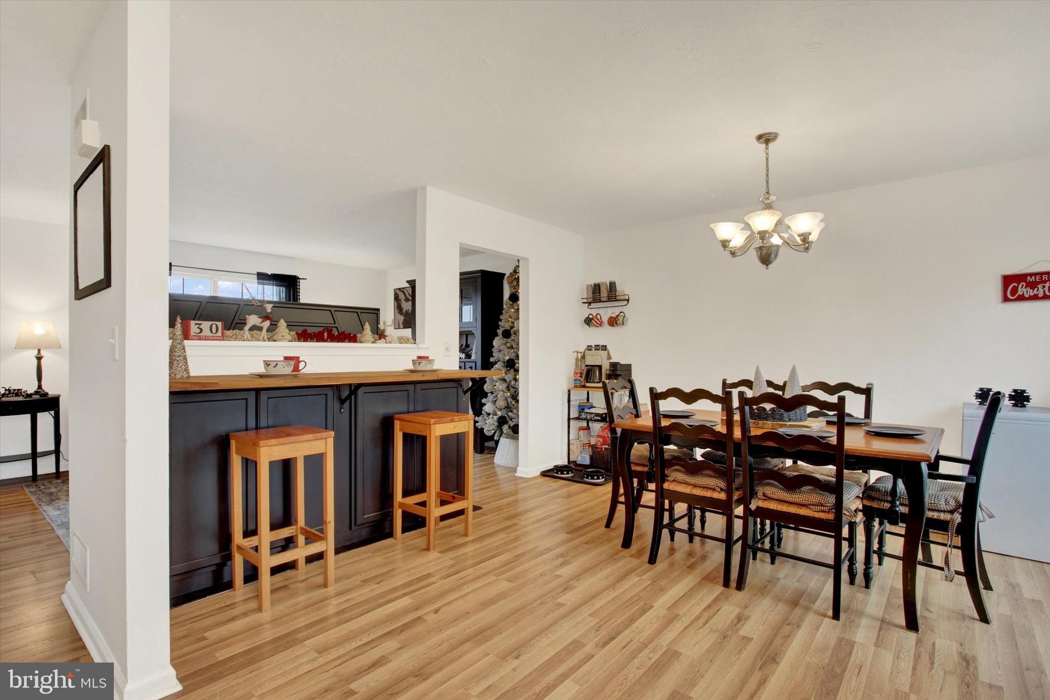 COLONIAL HILLS - Residential