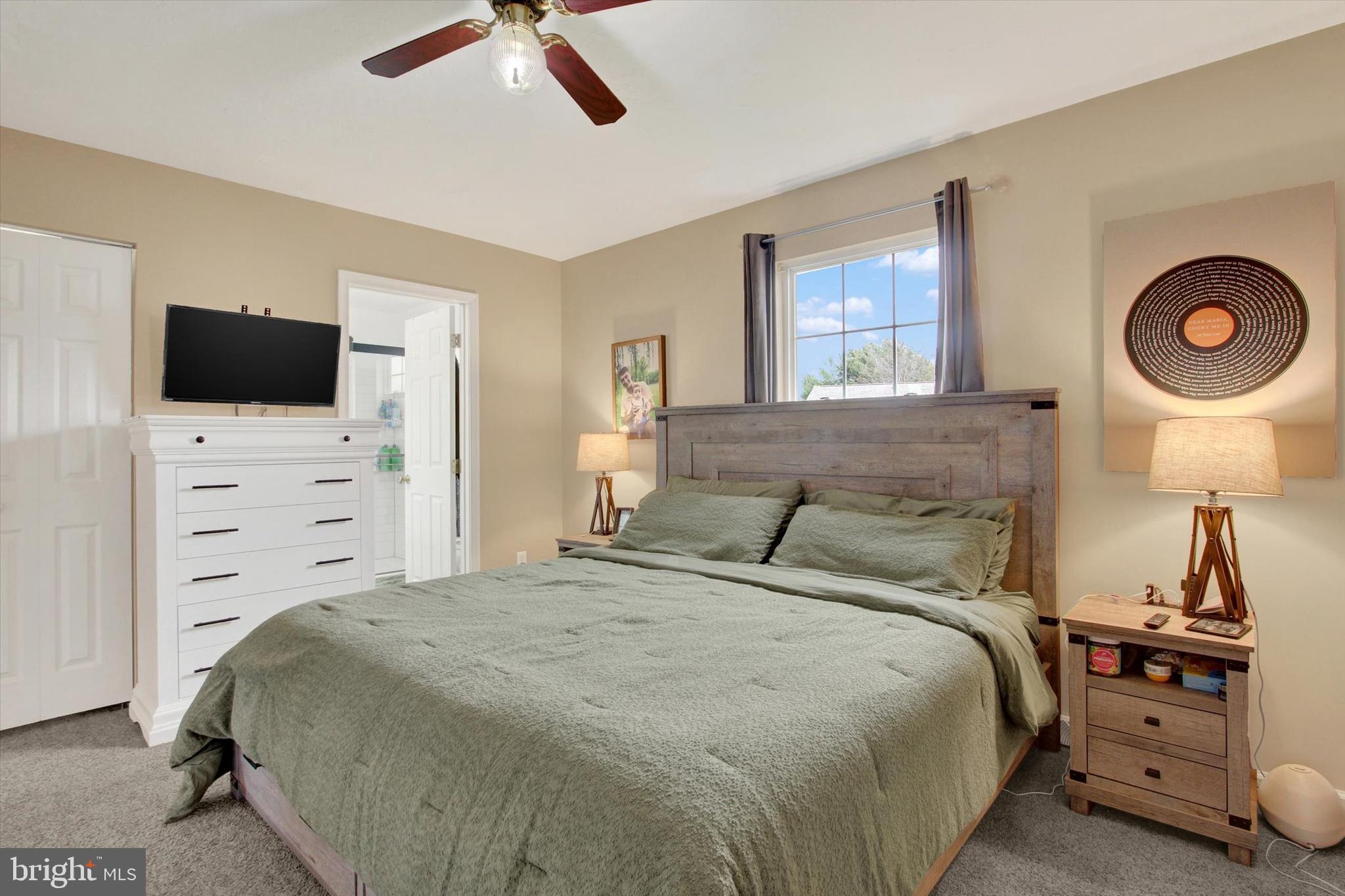 COLONIAL HILLS - Residential