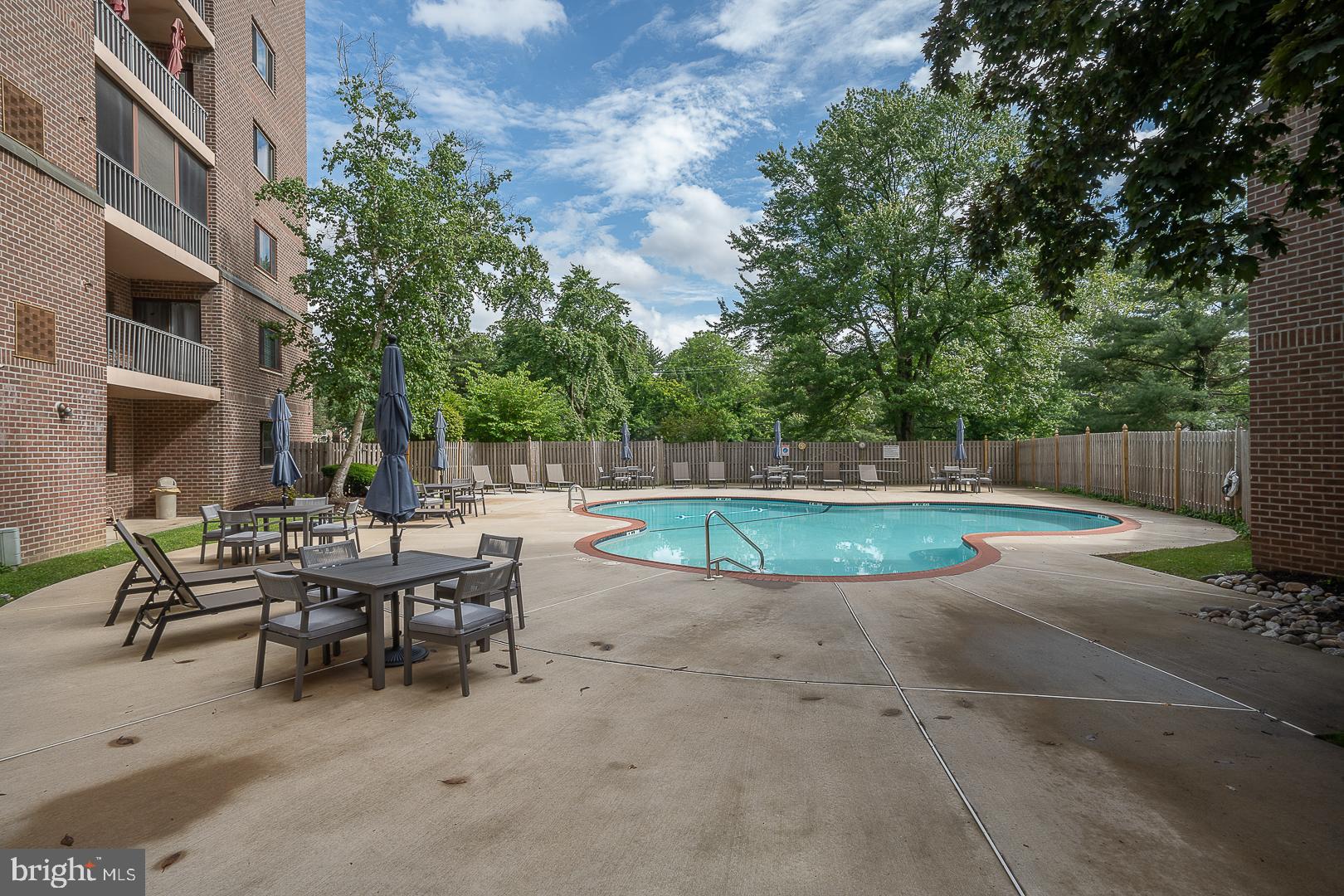 WYNNEWOOD - Residential