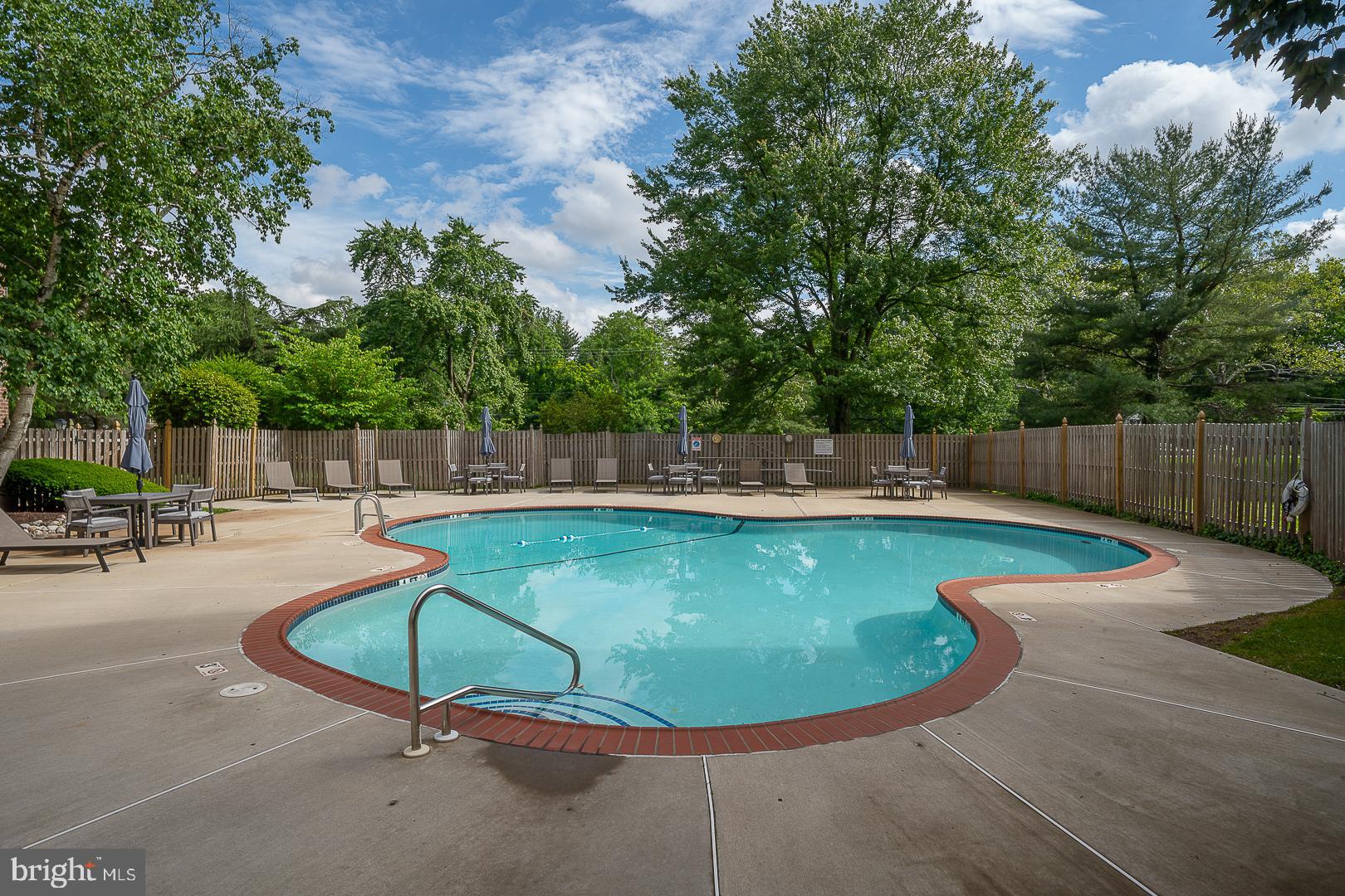 WYNNEWOOD - Residential