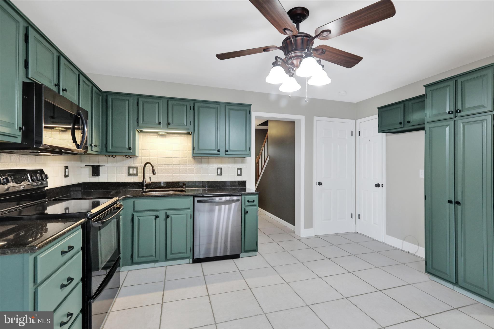 WINDING BROOKE EST - Residential