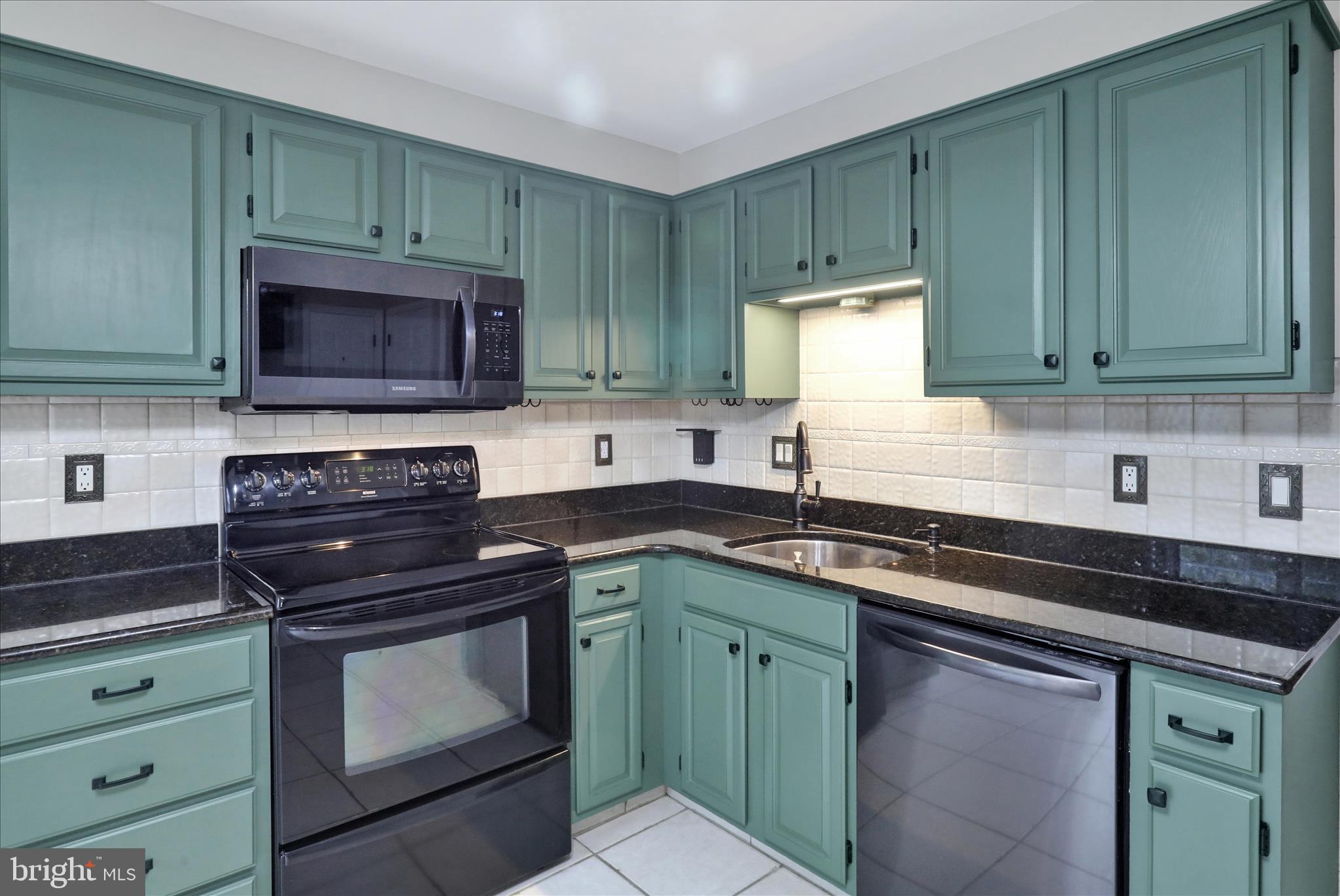 WINDING BROOKE EST - Residential