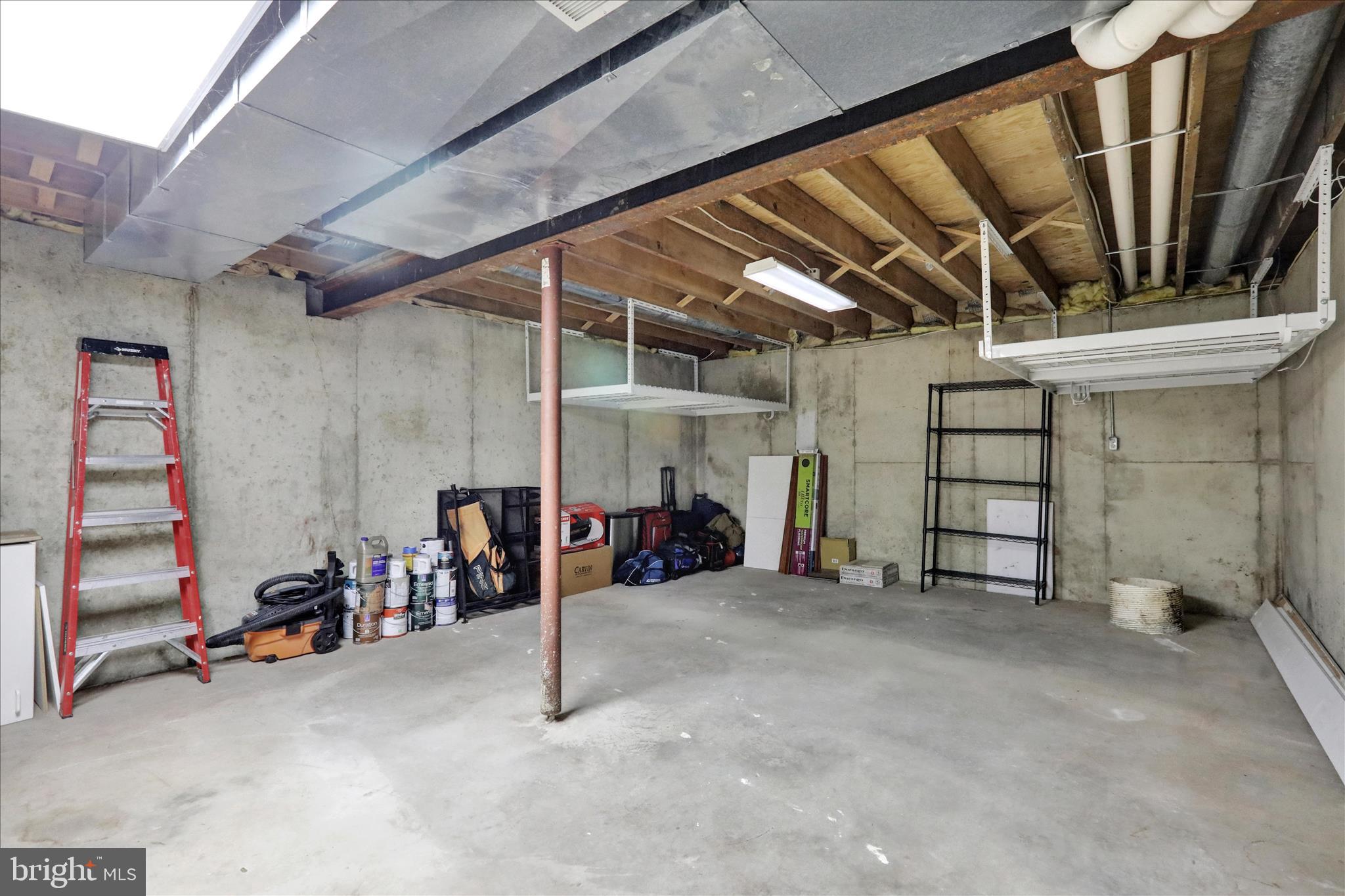 WINDING BROOKE EST - Residential