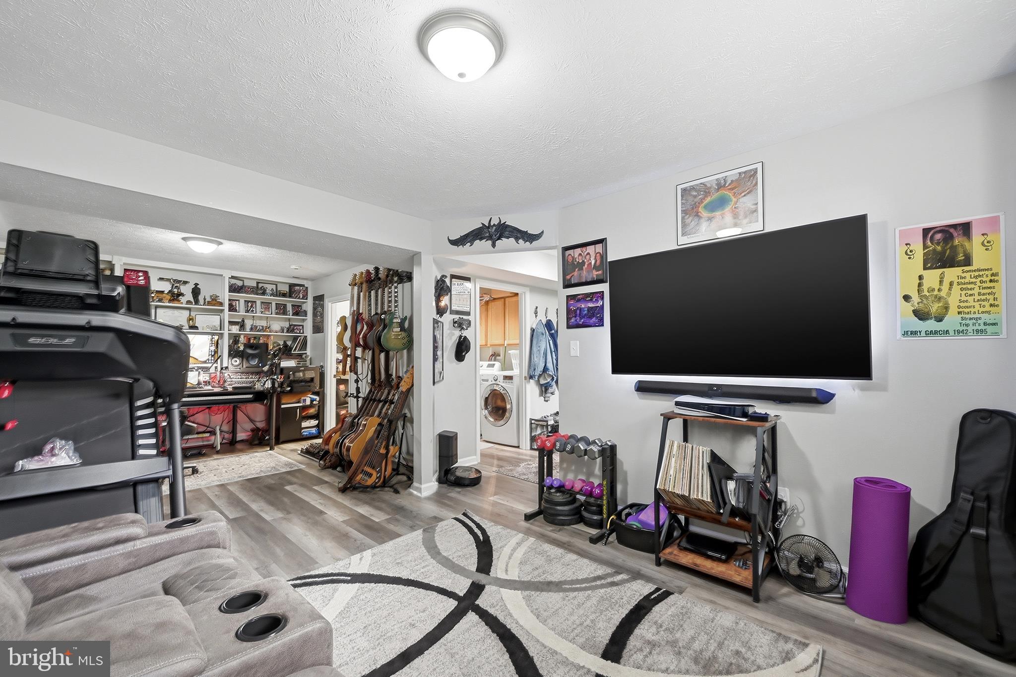 JEFFERSON VILLAGE - Residential