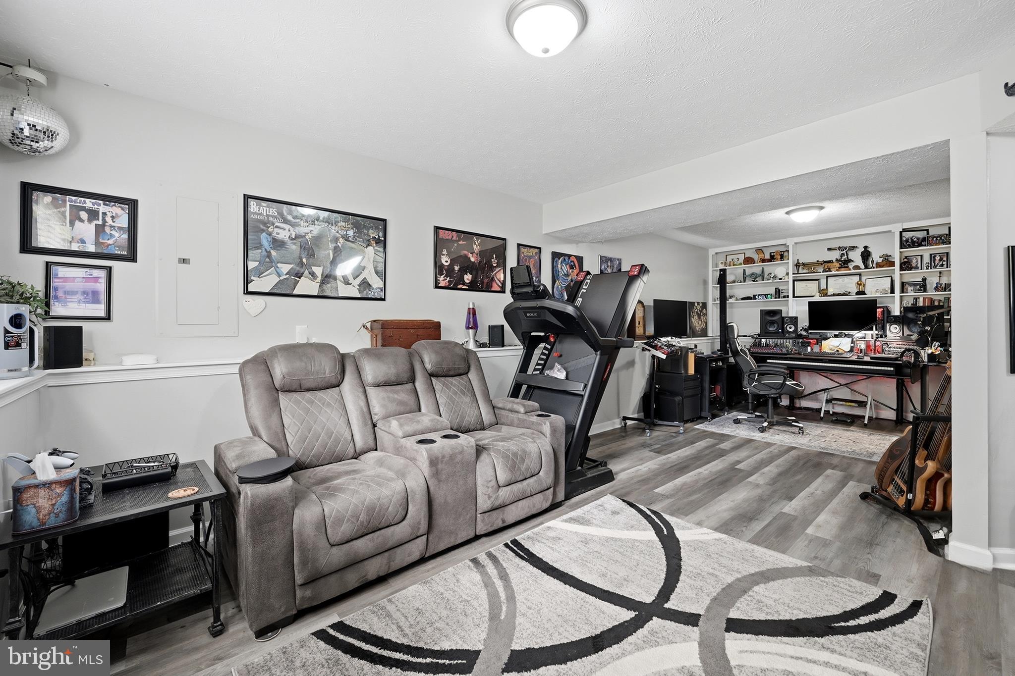 JEFFERSON VILLAGE - Residential