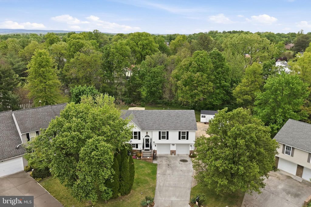 Photo of 119 Jefferson Court, STEPHENS CITY, VA 22655 (MLS # VAFV2041290)