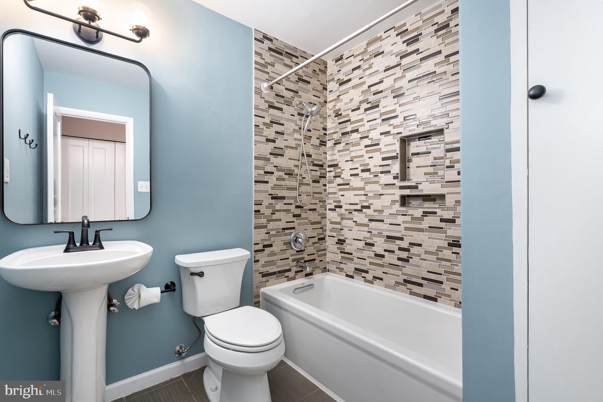 MOSBY WOODS - Residential Lease