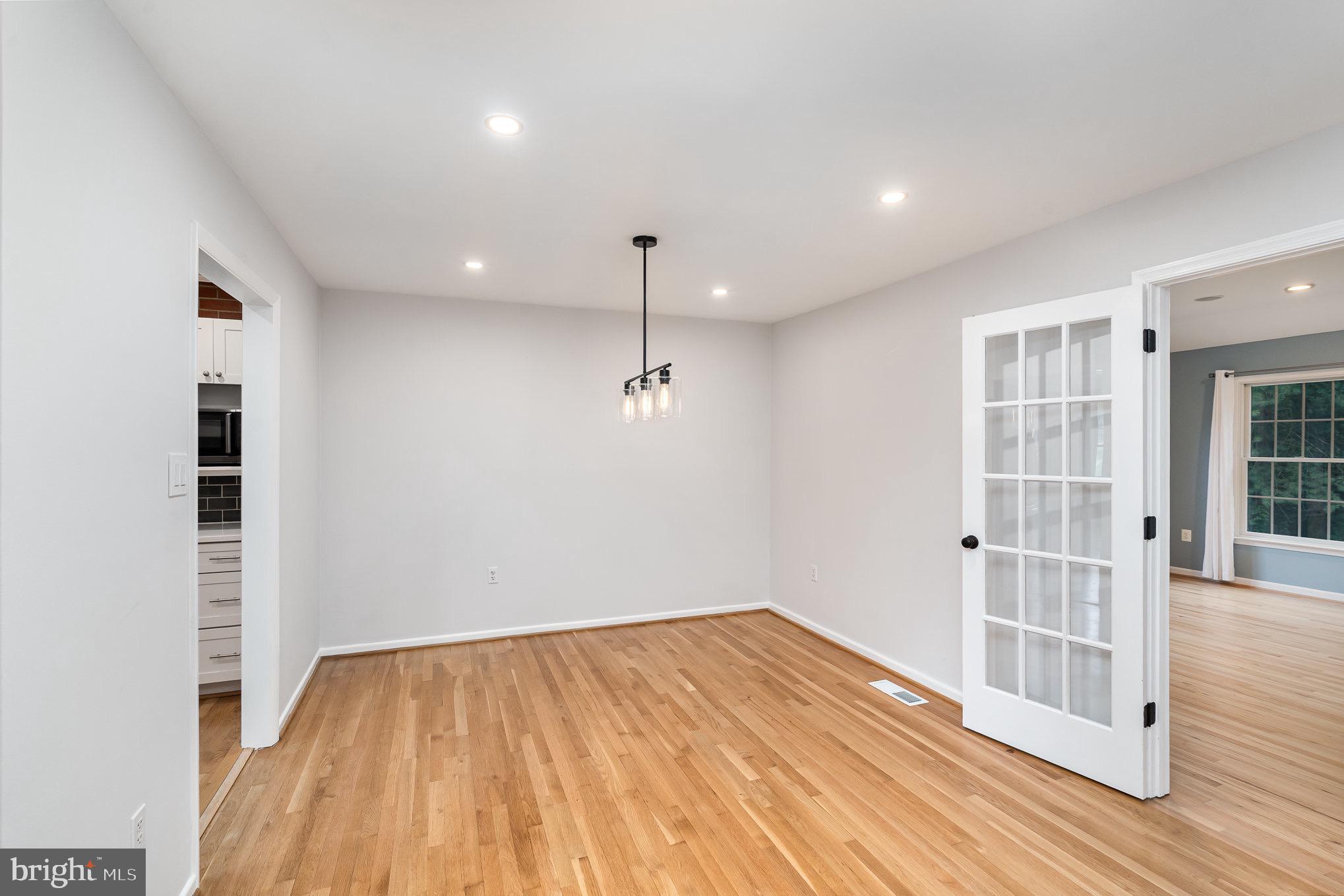 MOSBY WOODS - Residential Lease