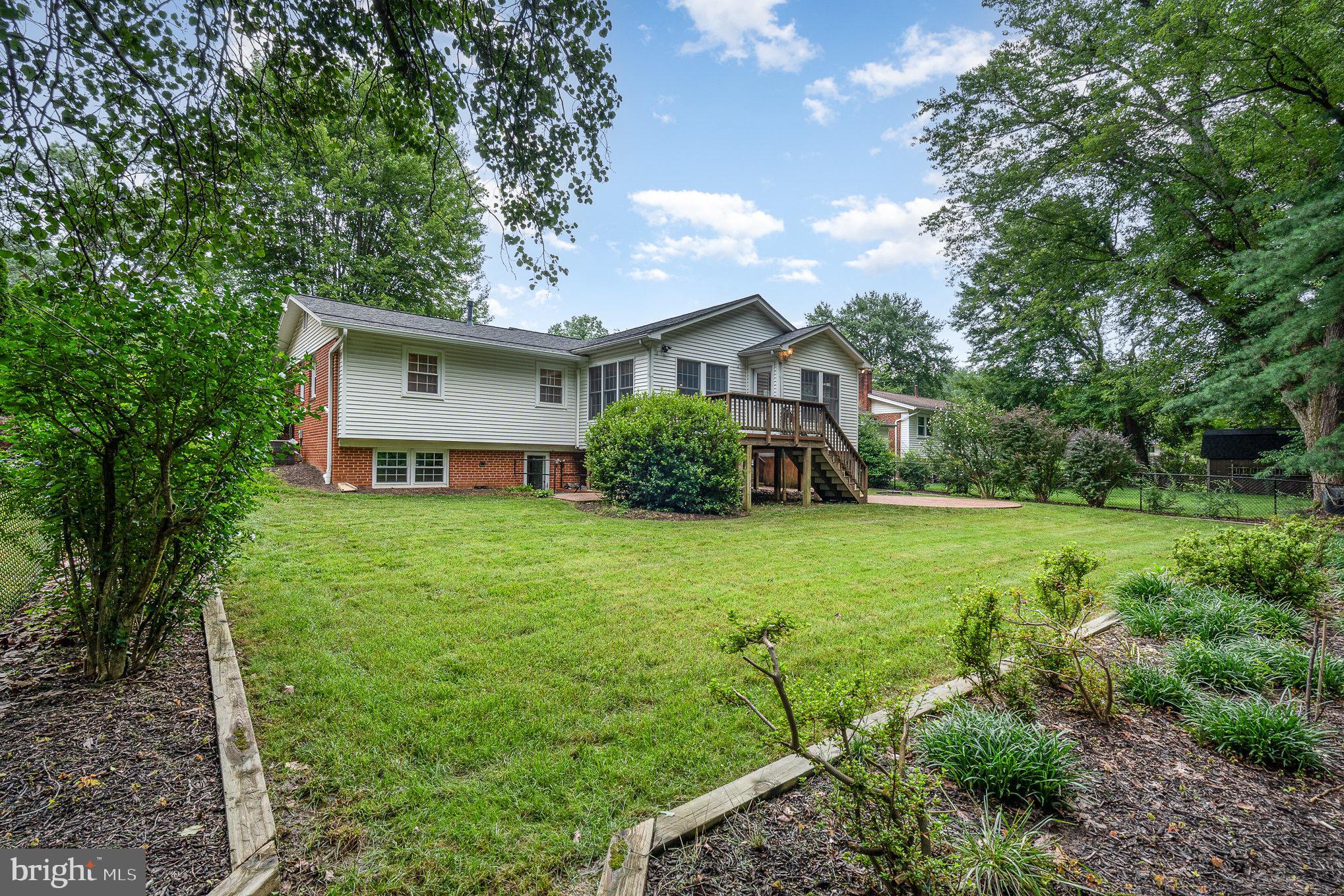 MOSBY WOODS - Residential Lease